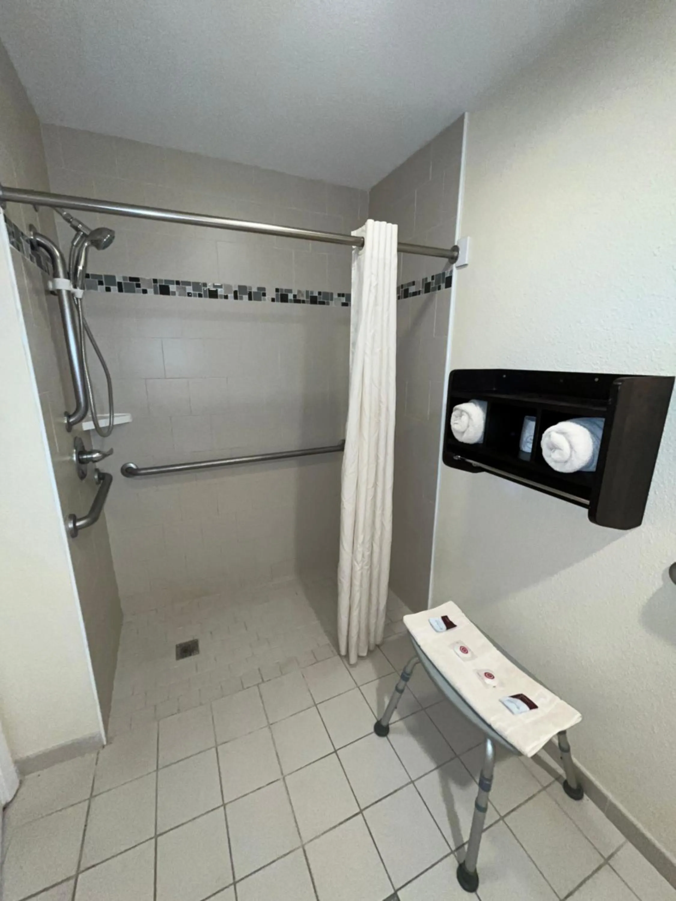 Oregon Trail Inn and Suites