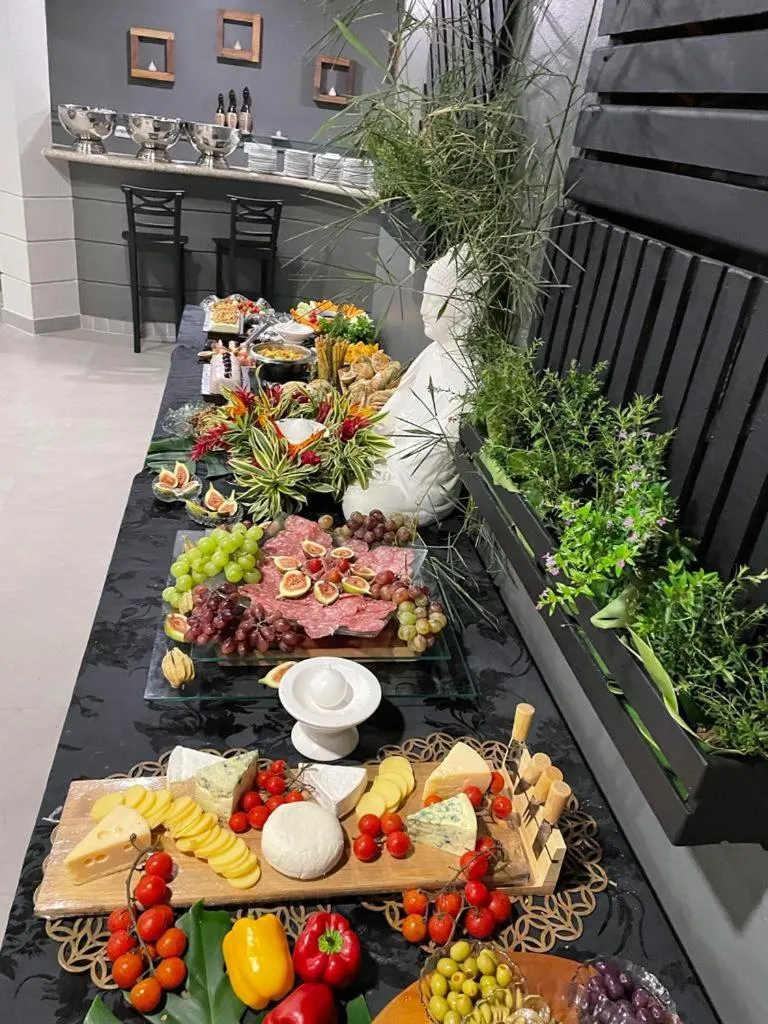 Restaurant/places to eat in Ilha flat Hotel Suíte Swaenen II