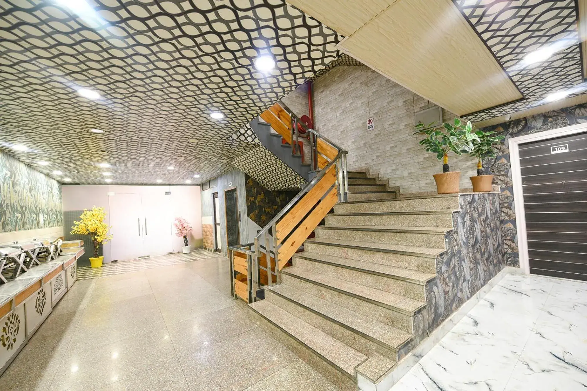 Lobby or reception in FabHotel The Crystal Palace Rohini Lobby or reception in FabHotel The Crystal Palace Rohini