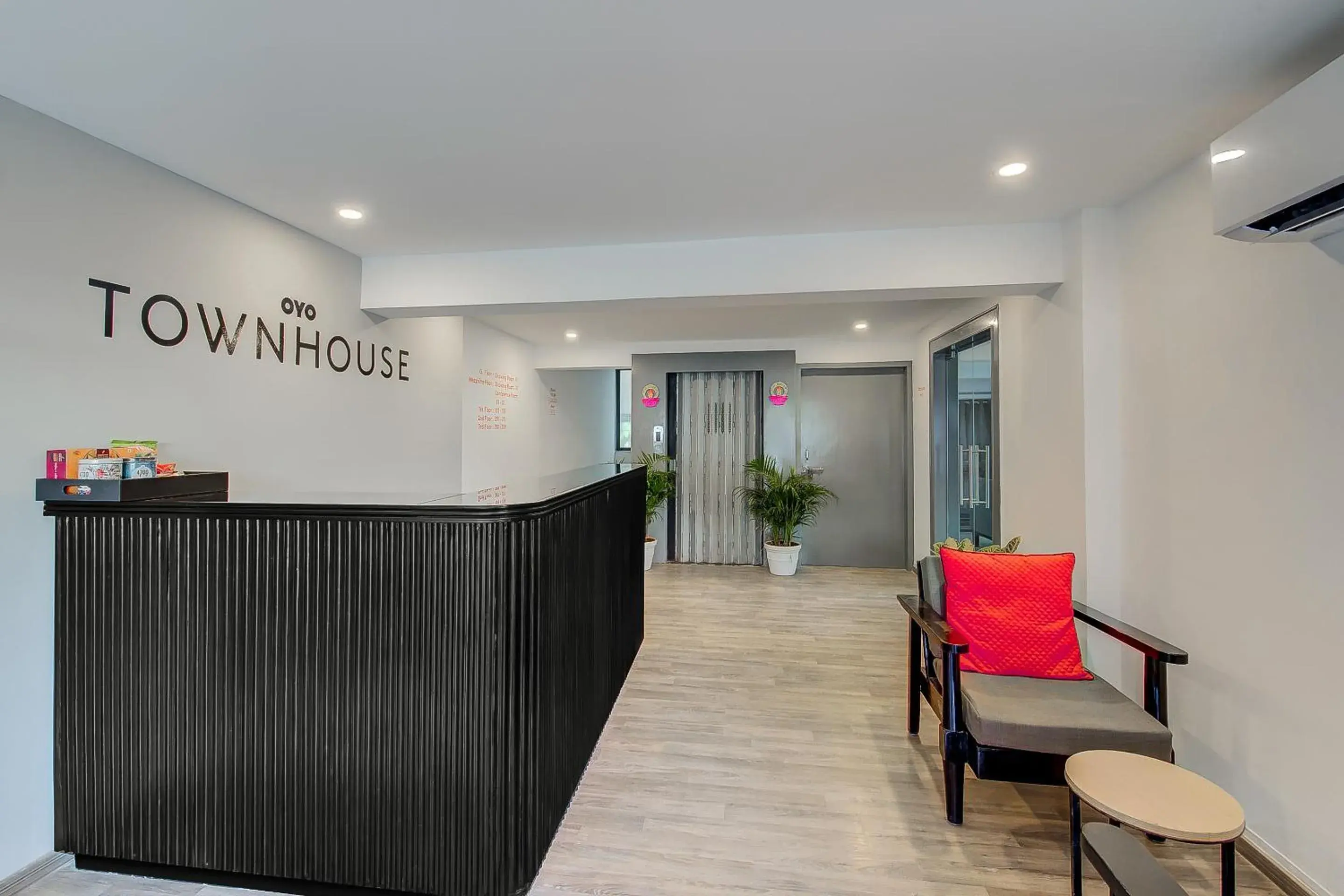 Lobby or reception in Super Townhouse Hadapsar Lobby or reception in Super Townhouse Hadapsar