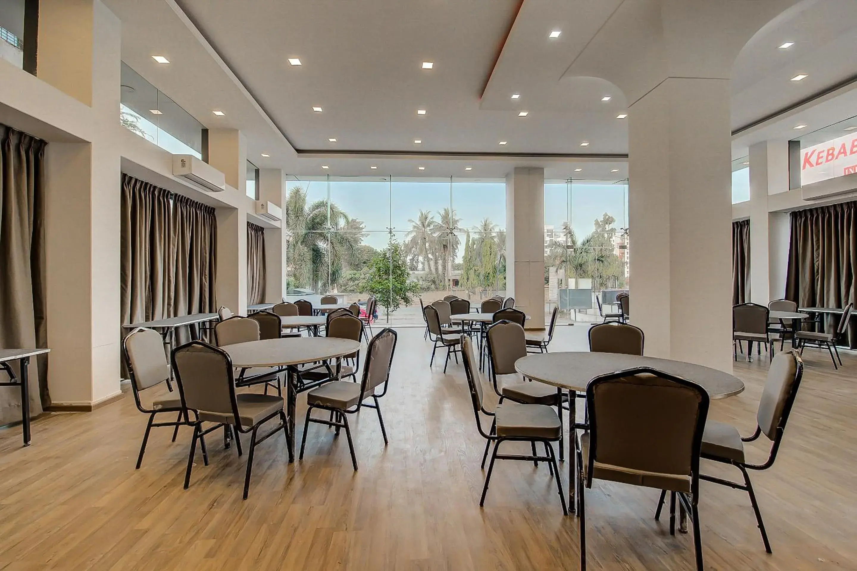 Restaurant/places to eat in Super Townhouse Hadapsar Restaurant/places to eat in Super Townhouse Hadapsar