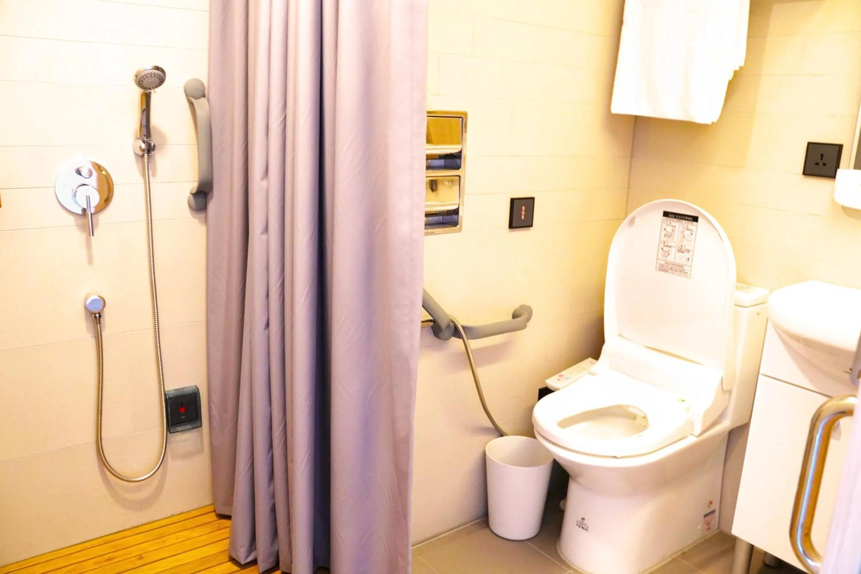 Toilet in Comin' Place