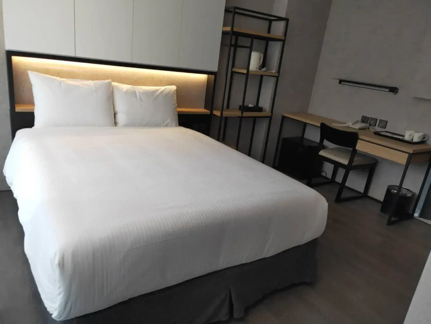 Bed in Comin' Place Bed in Comin' Place