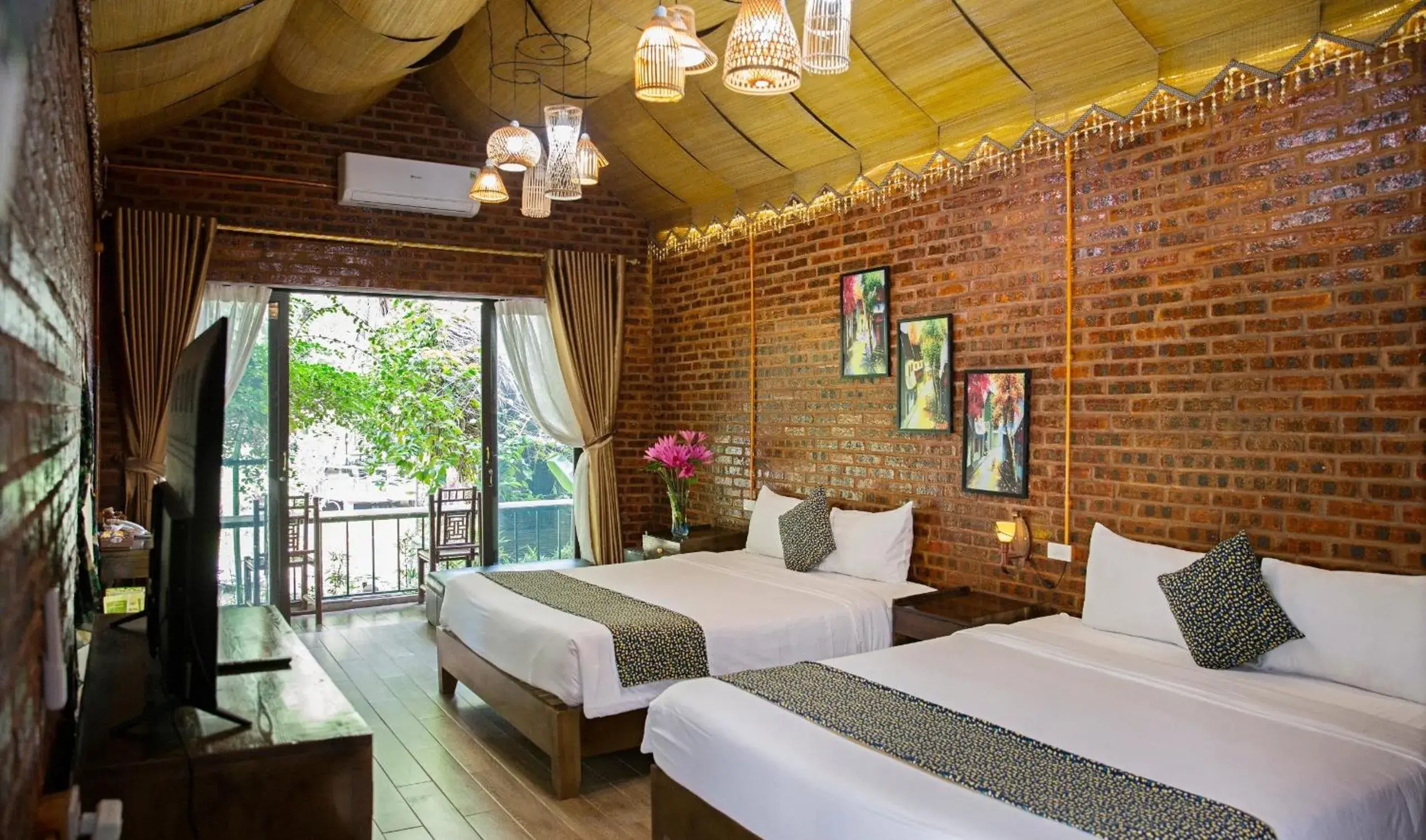 Bungalow Family in Tam Coc Lion Kings Hotel & Resort Ninh Binh Bungalow Family in Tam Coc Lion Kings Hotel & Resort Ninh Binh