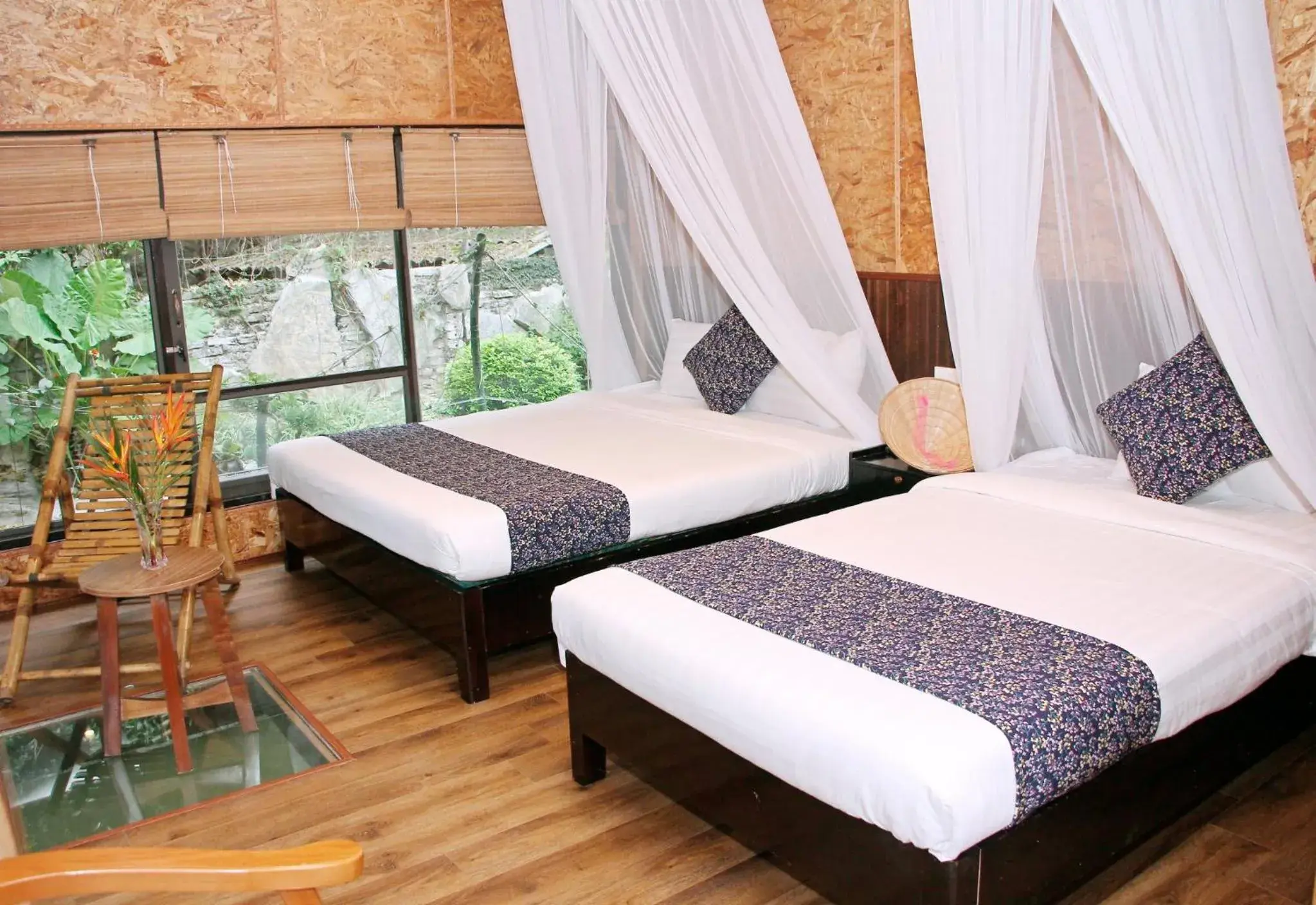 Bungalow Triple - Water Front in Tam Coc Lion Kings Hotel & Resort Ninh Binh Bungalow Triple - Water Front in Tam Coc Lion Kings Hotel & Resort Ninh Binh