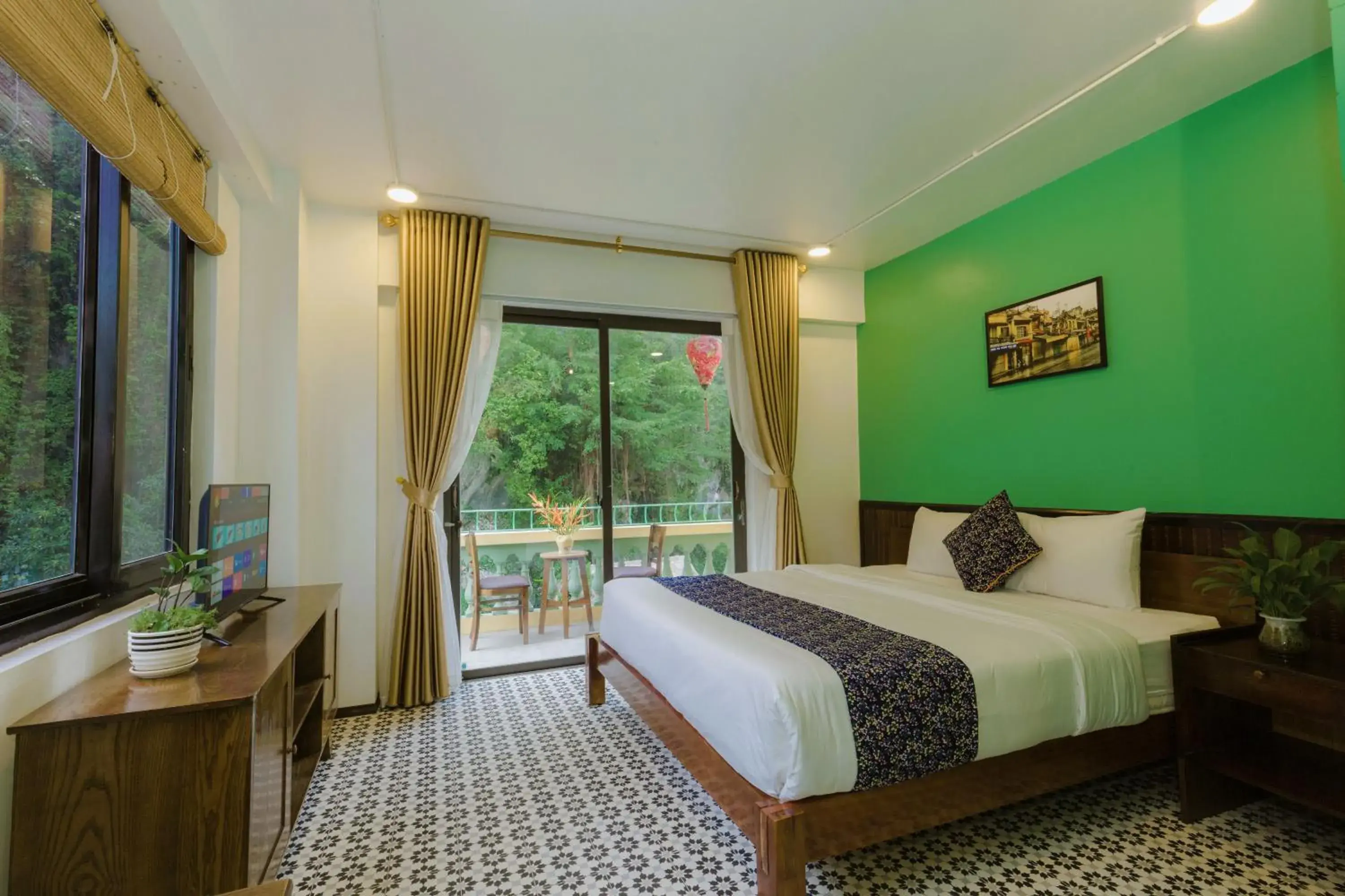 Deluxe Double or Twin Room with Balcony in Tam Coc Lion Kings Hotel & Resort Ninh Binh Deluxe Double or Twin Room with Balcony in Tam Coc Lion Kings Hotel & Resort Ninh Binh