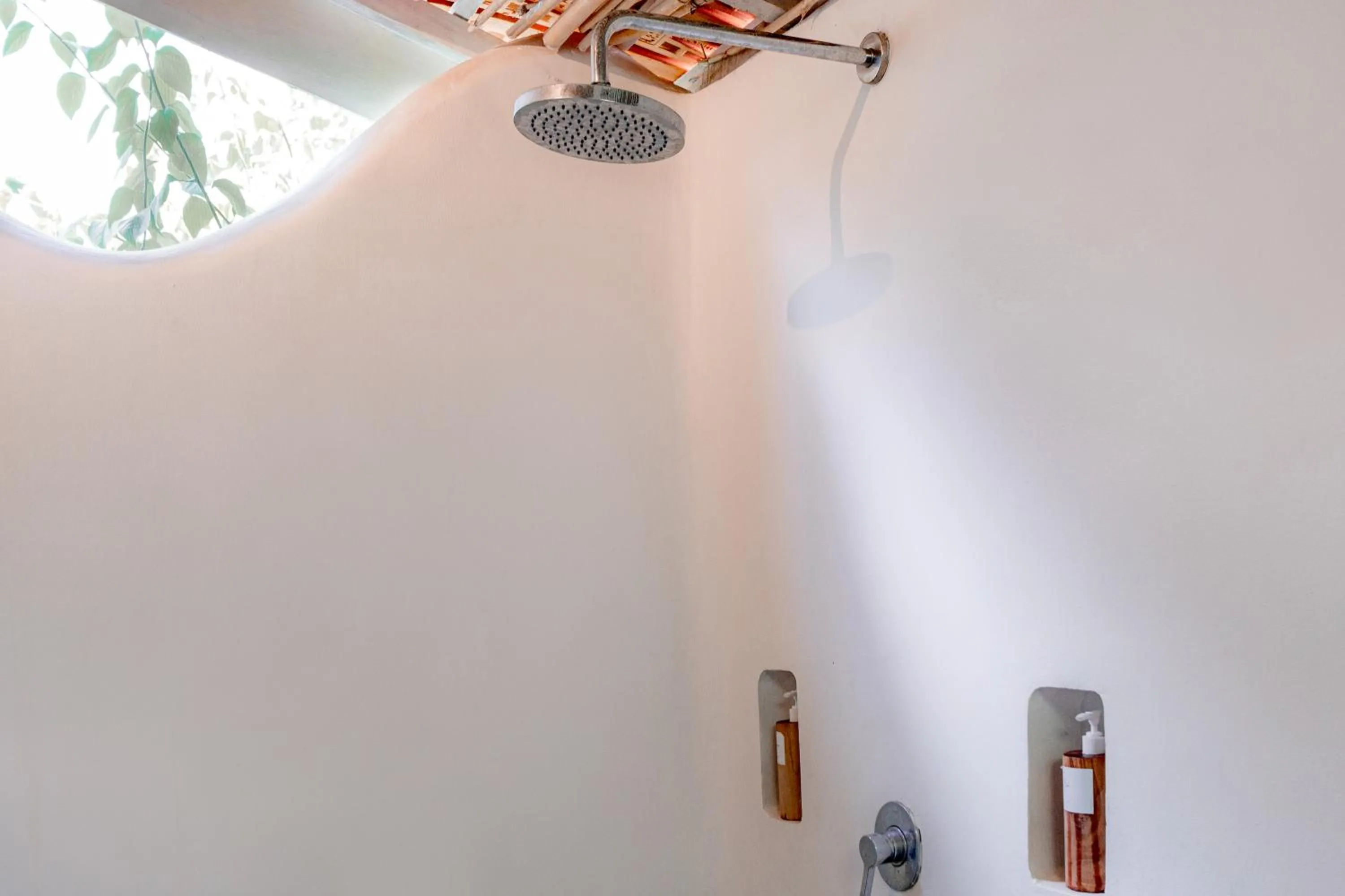 Shower in Elysium Bingin