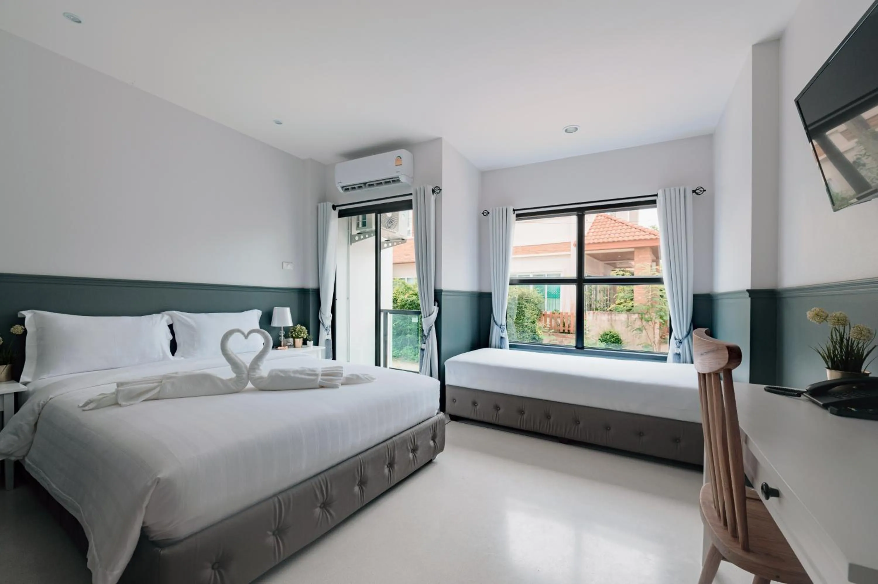 Bedroom, Bed in Chanita Hotel Chumphon
