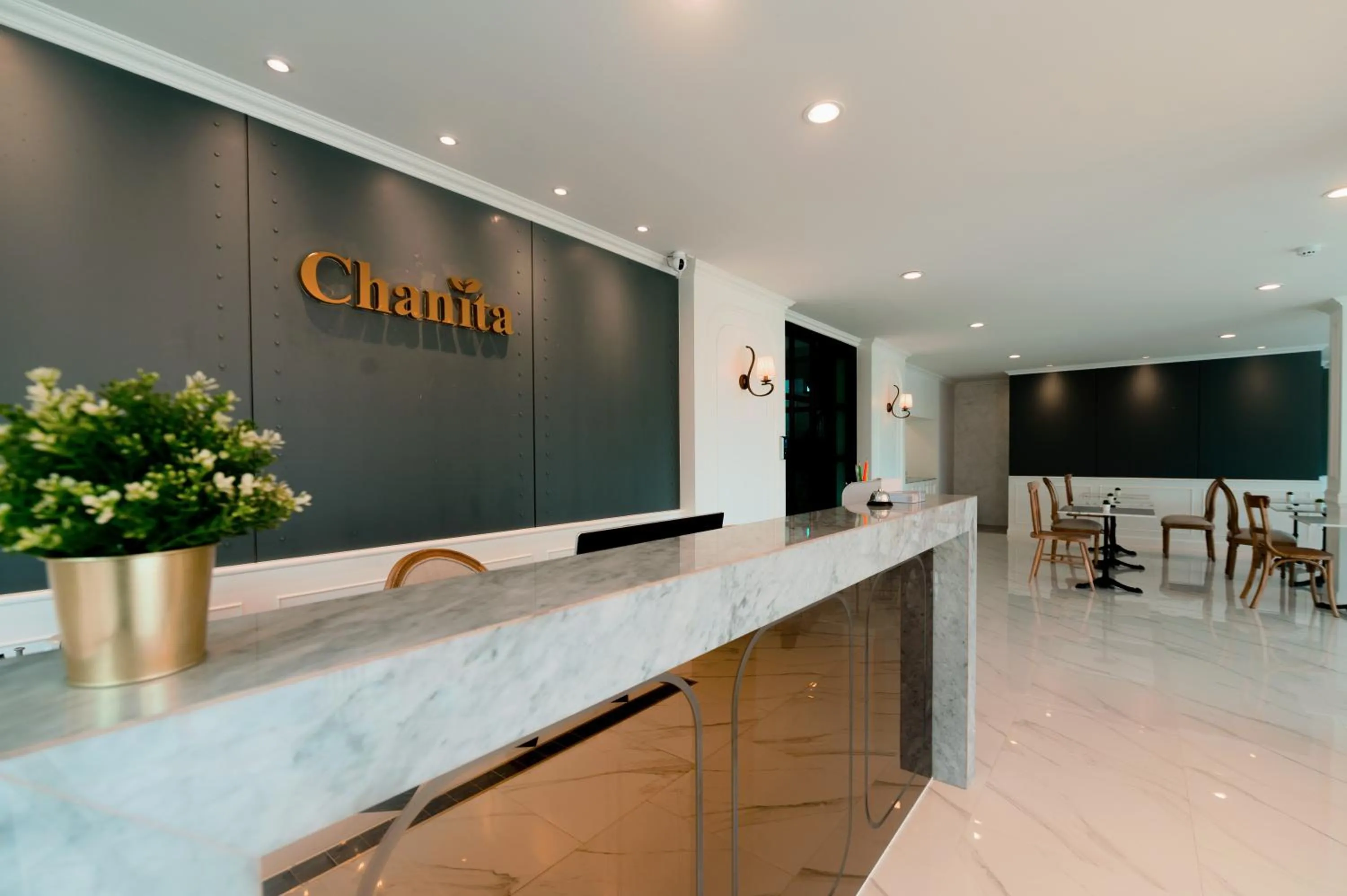 Lobby or reception in Chanita Hotel Chumphon