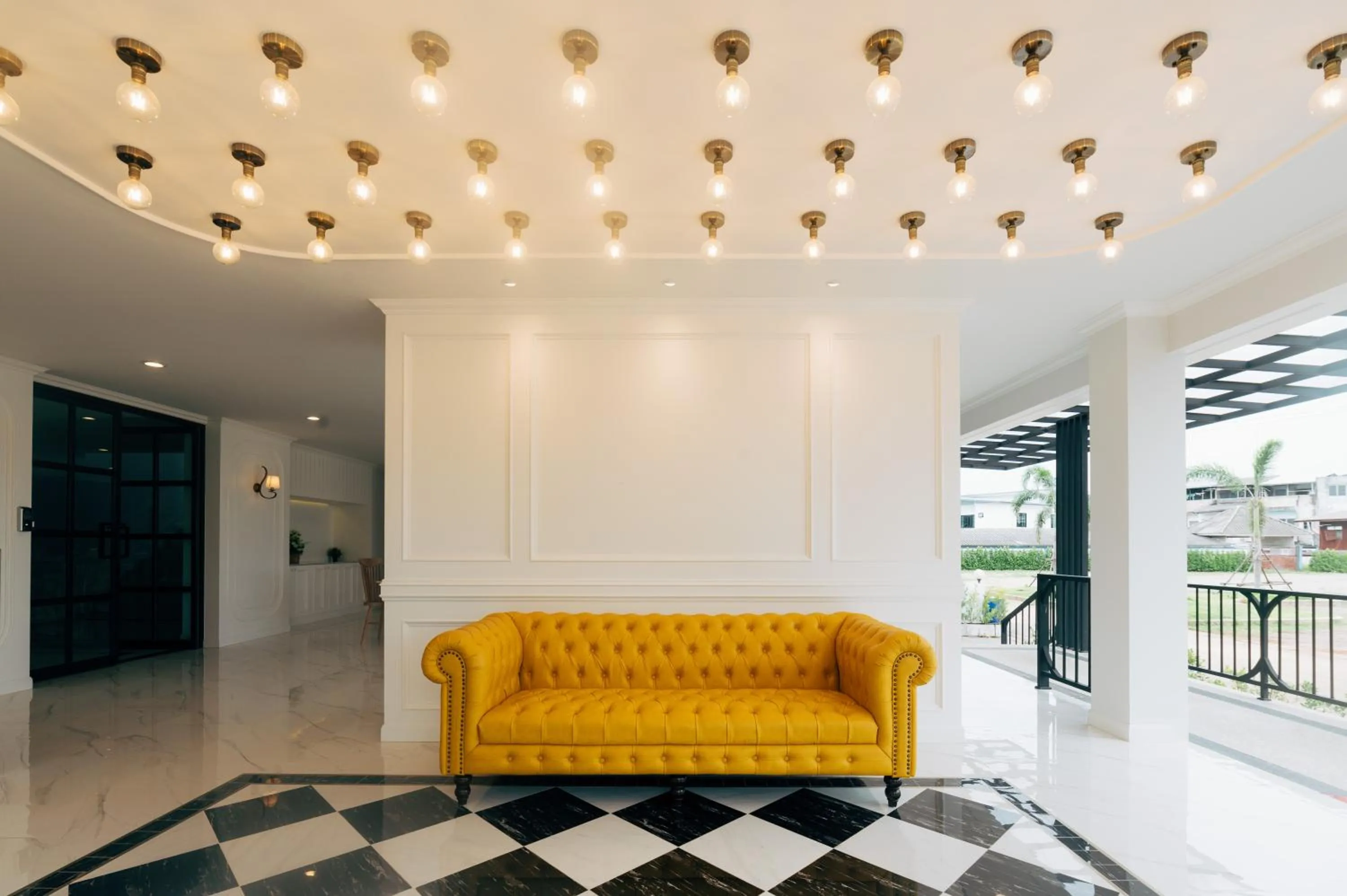 Lobby or reception in Chanita Hotel Chumphon