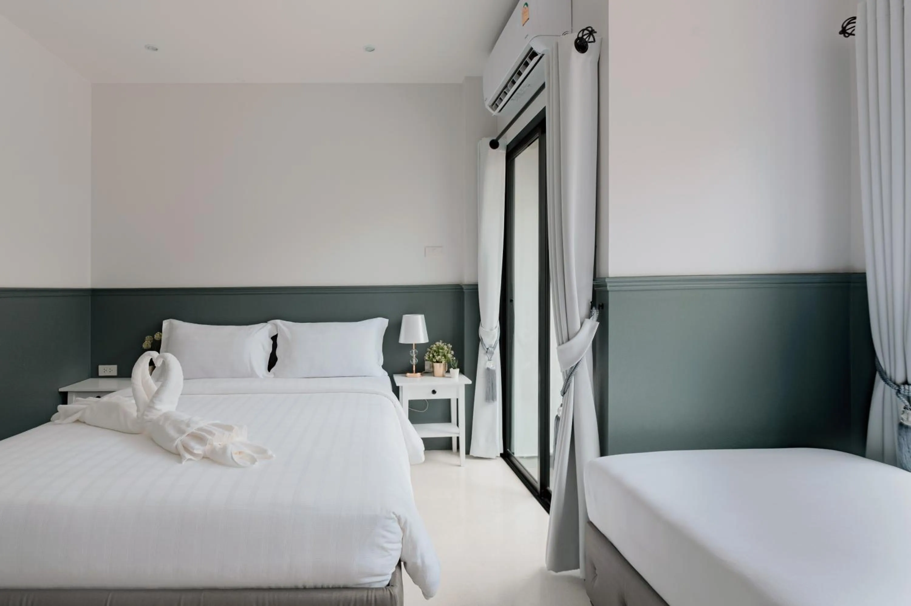 Bedroom, Bed in Chanita Hotel Chumphon