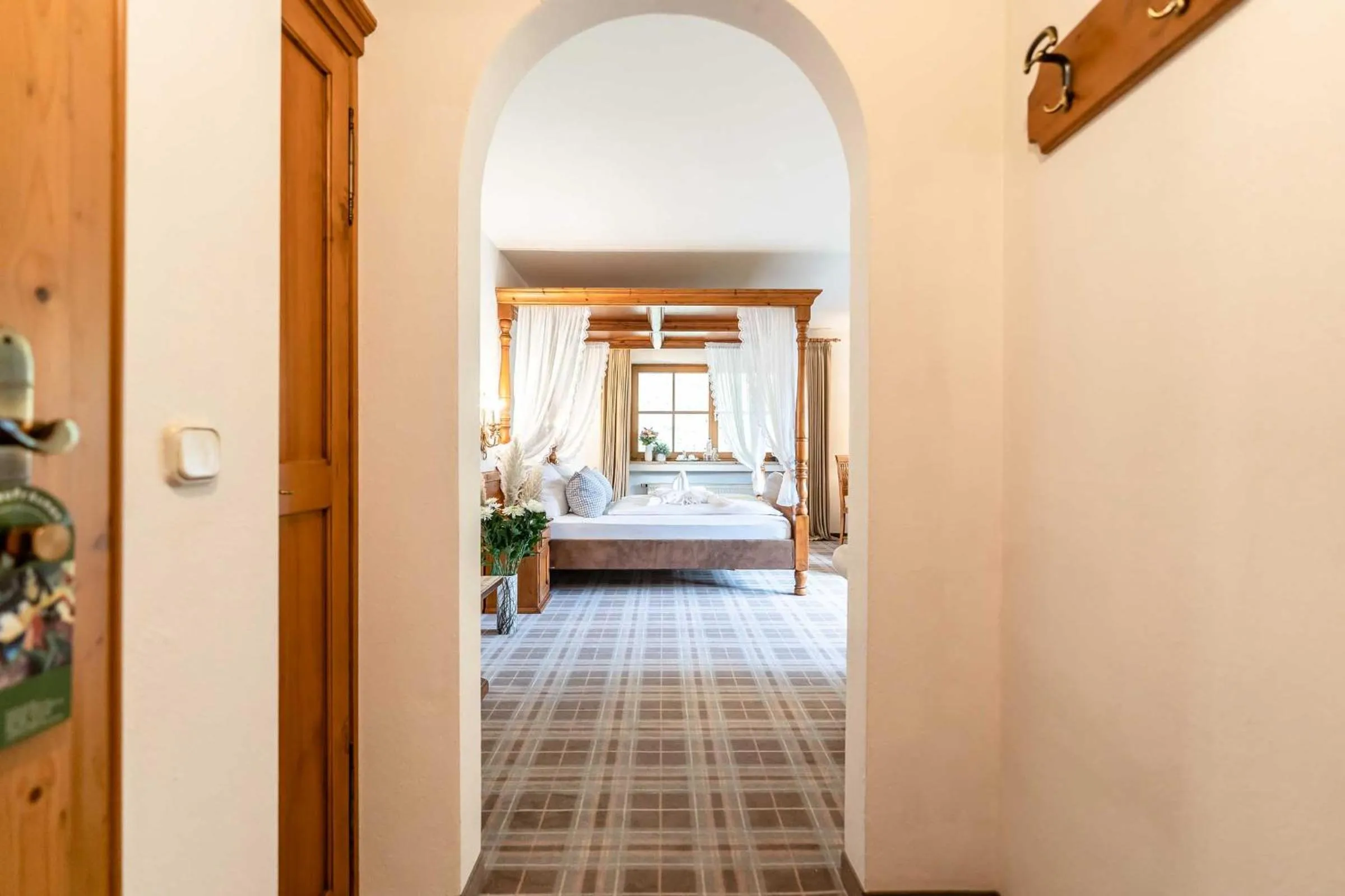 Photo of the whole room, Bed in Hotel Blaue Gams ***S