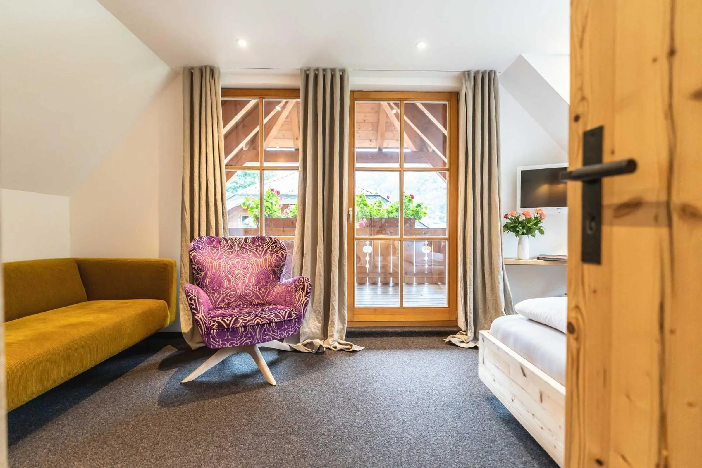 Photo of the whole room, Bed in Hotel Blaue Gams ***S