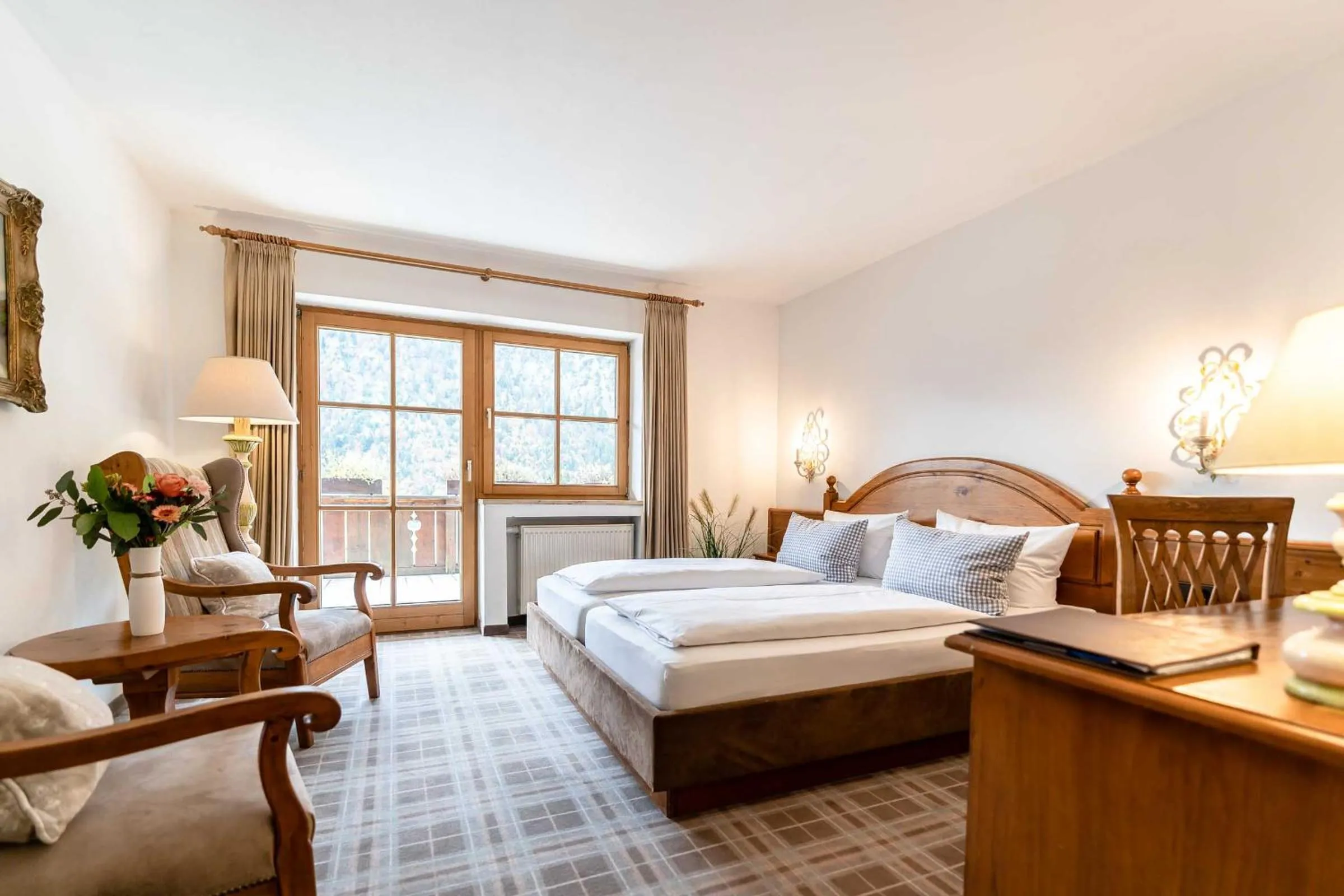 Balcony/Terrace, Bed in Hotel Blaue Gams ***S