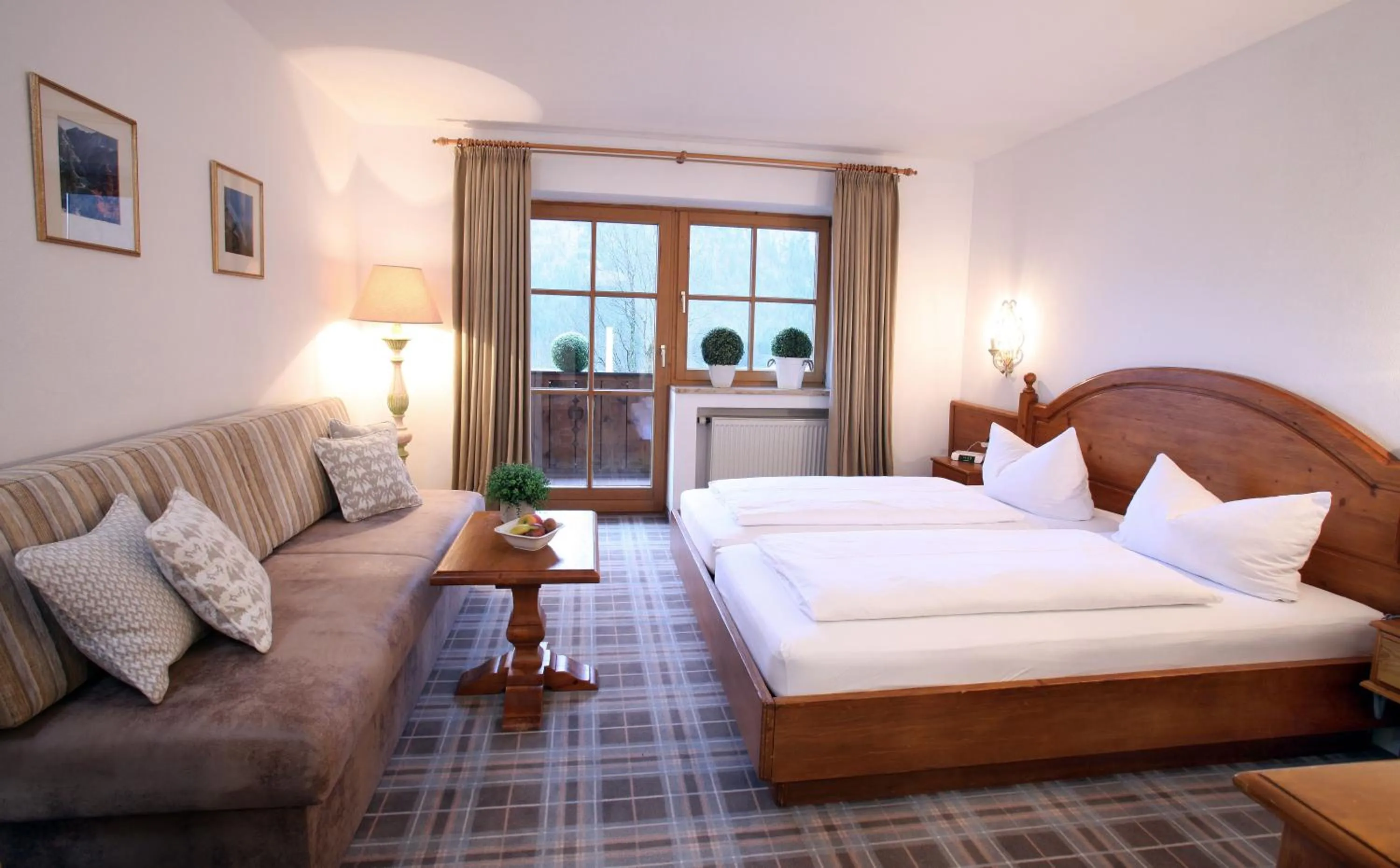 Photo of the whole room, Bed in Hotel Blaue Gams ***S