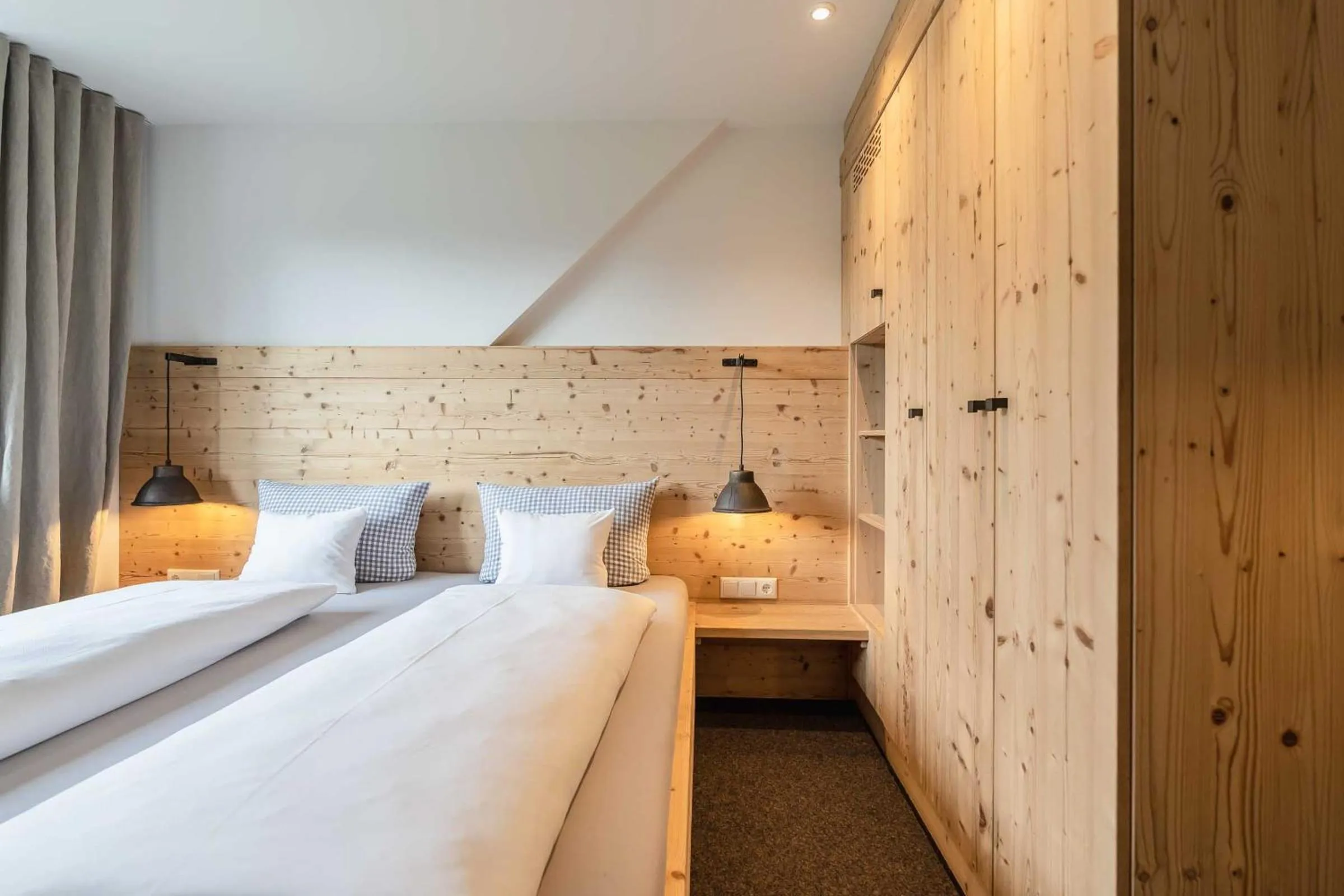 Bed in Hotel Blaue Gams ***S