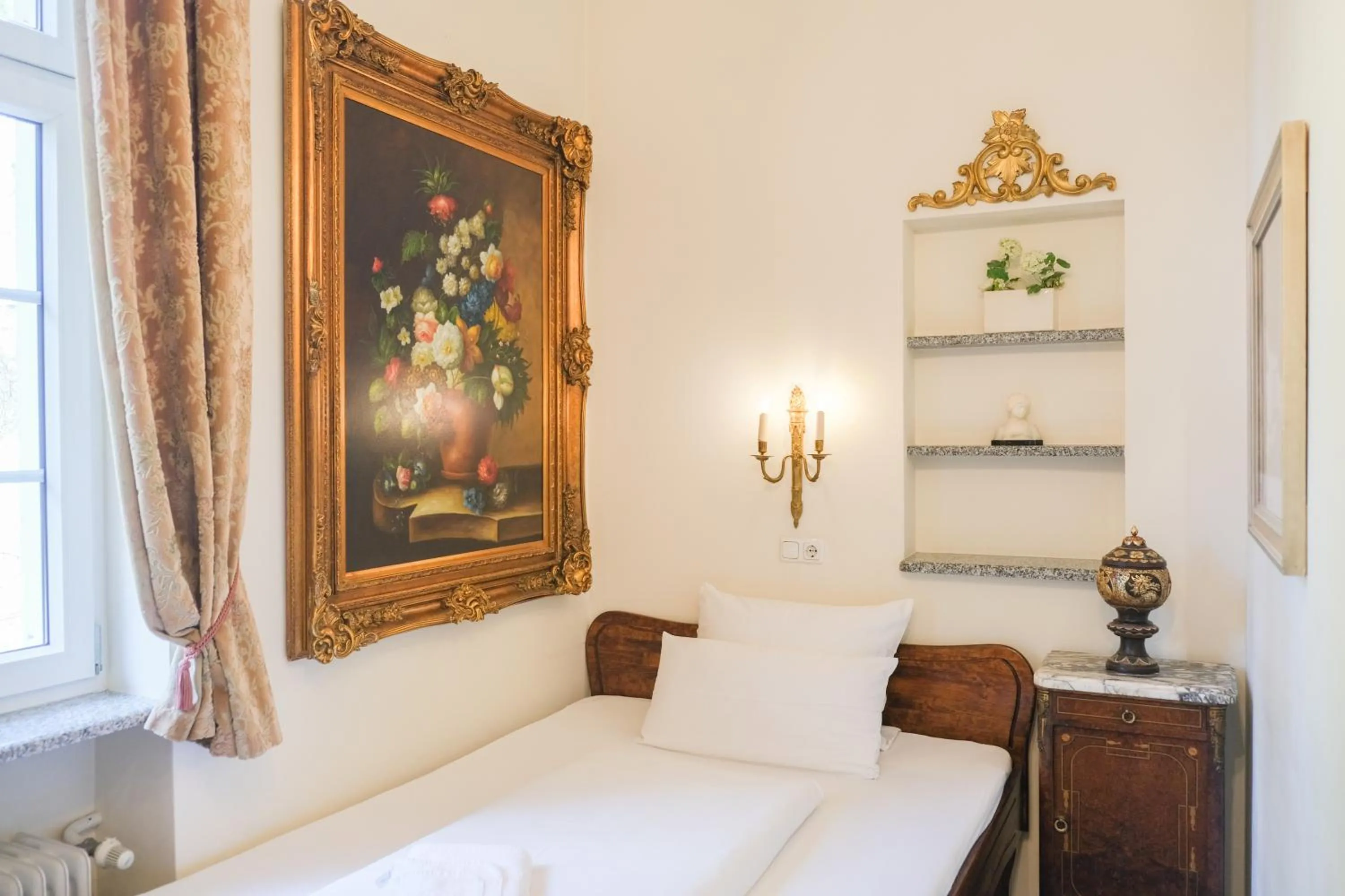 Bed in Hotel Rotdorn