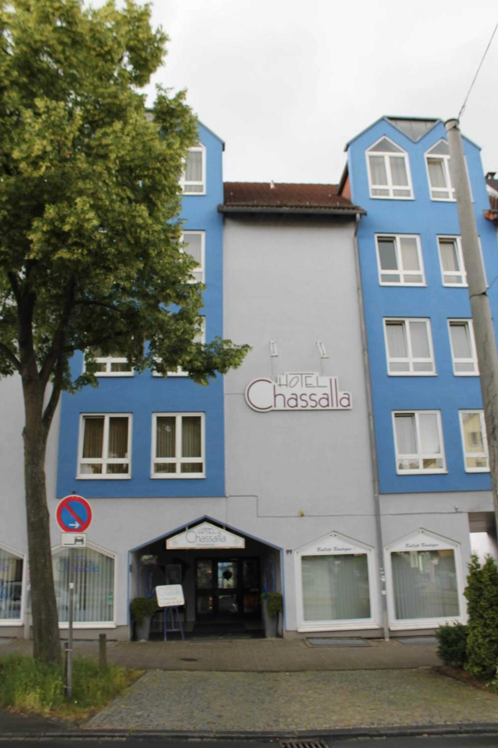 Property building in Hotel Chassalla