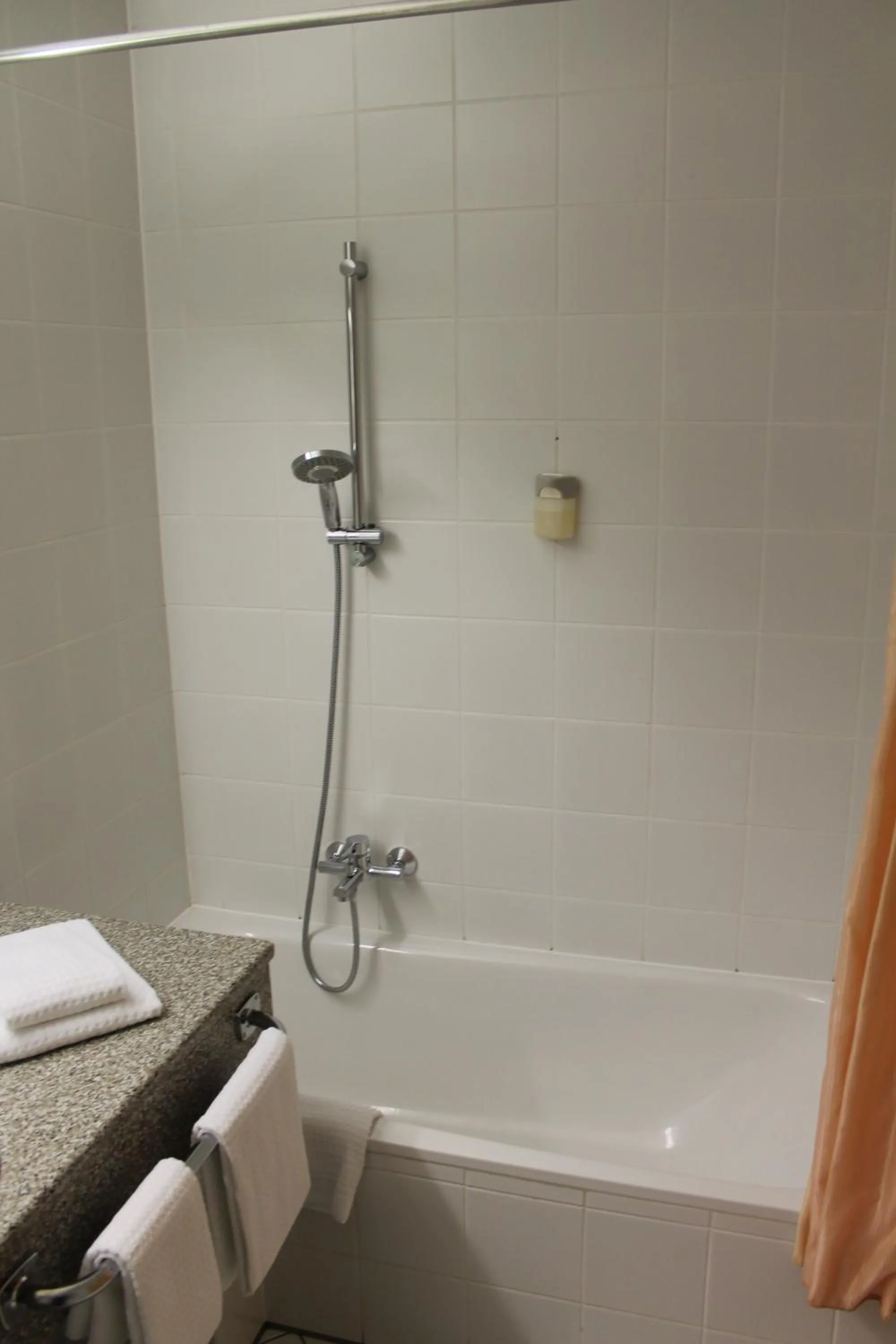 Shower in Hotel Chassalla