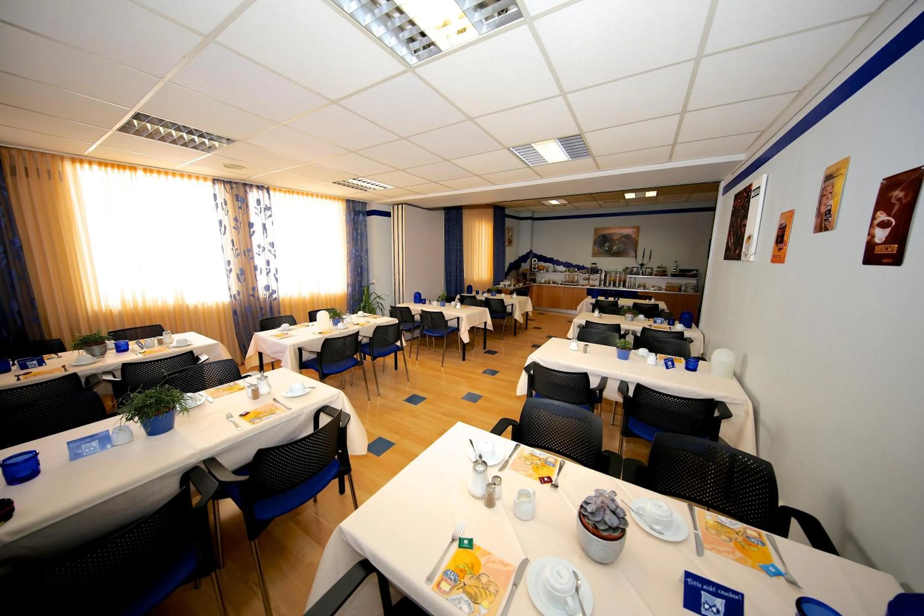 Restaurant/places to eat in Hotel Chassalla
