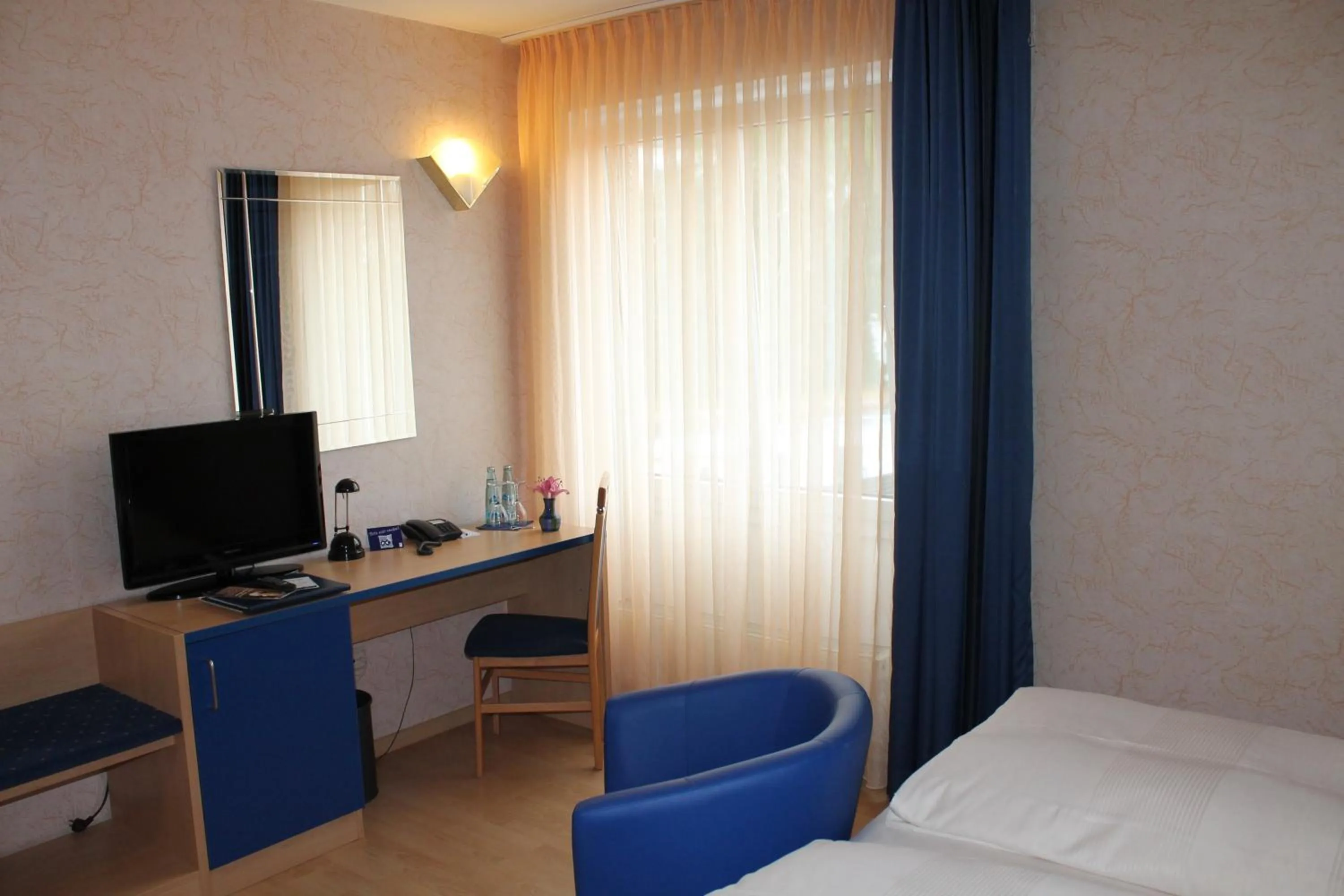 Photo of the whole room, Bed in Hotel Chassalla