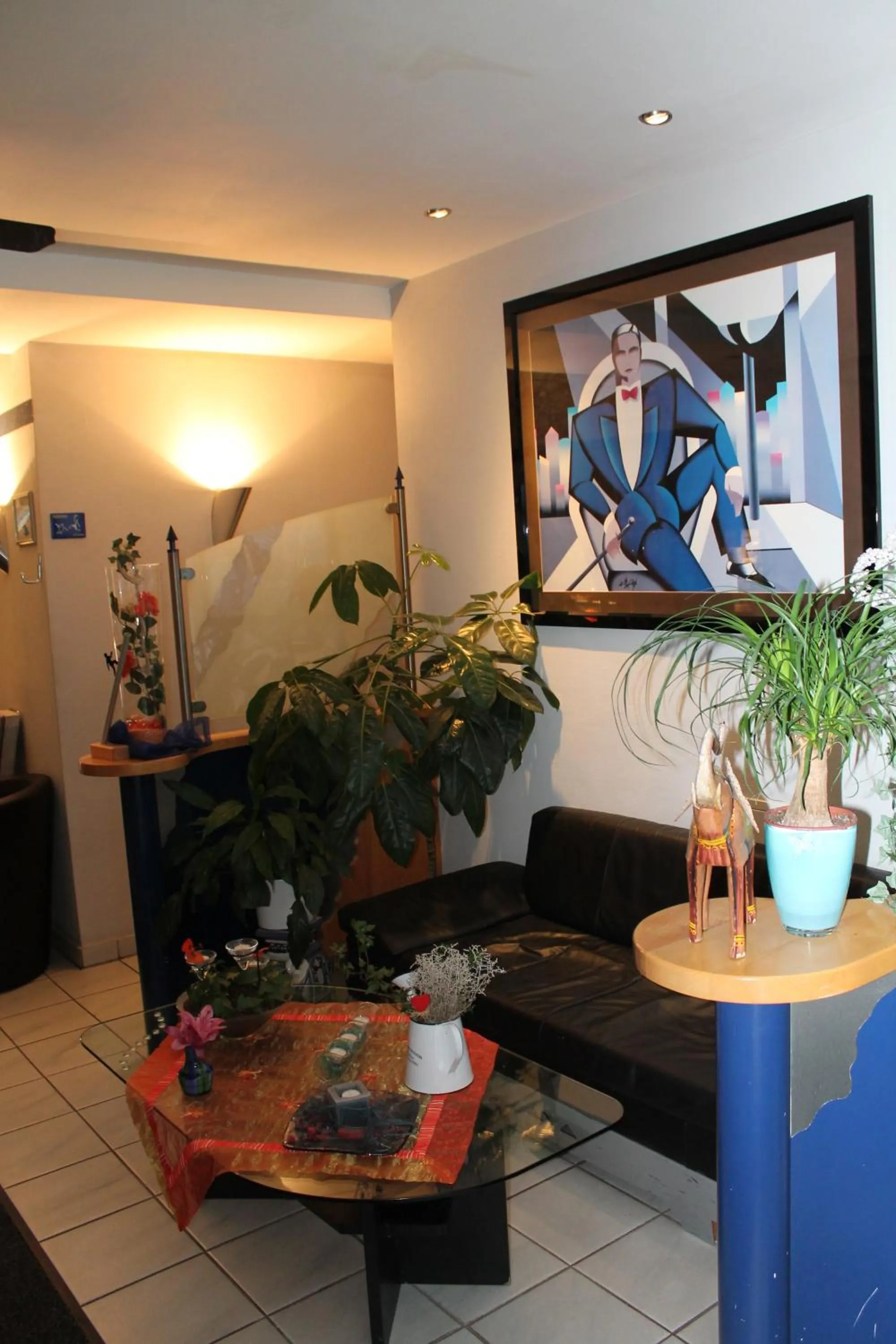 Communal lounge/ TV room in Hotel Chassalla