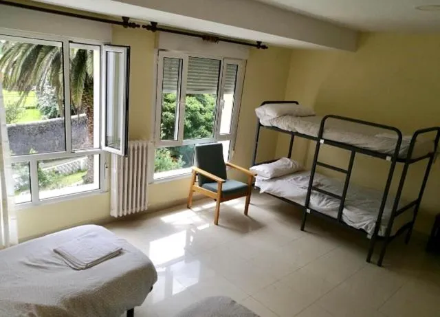 Photo of the whole room in Albergue Internacional de Llanes
