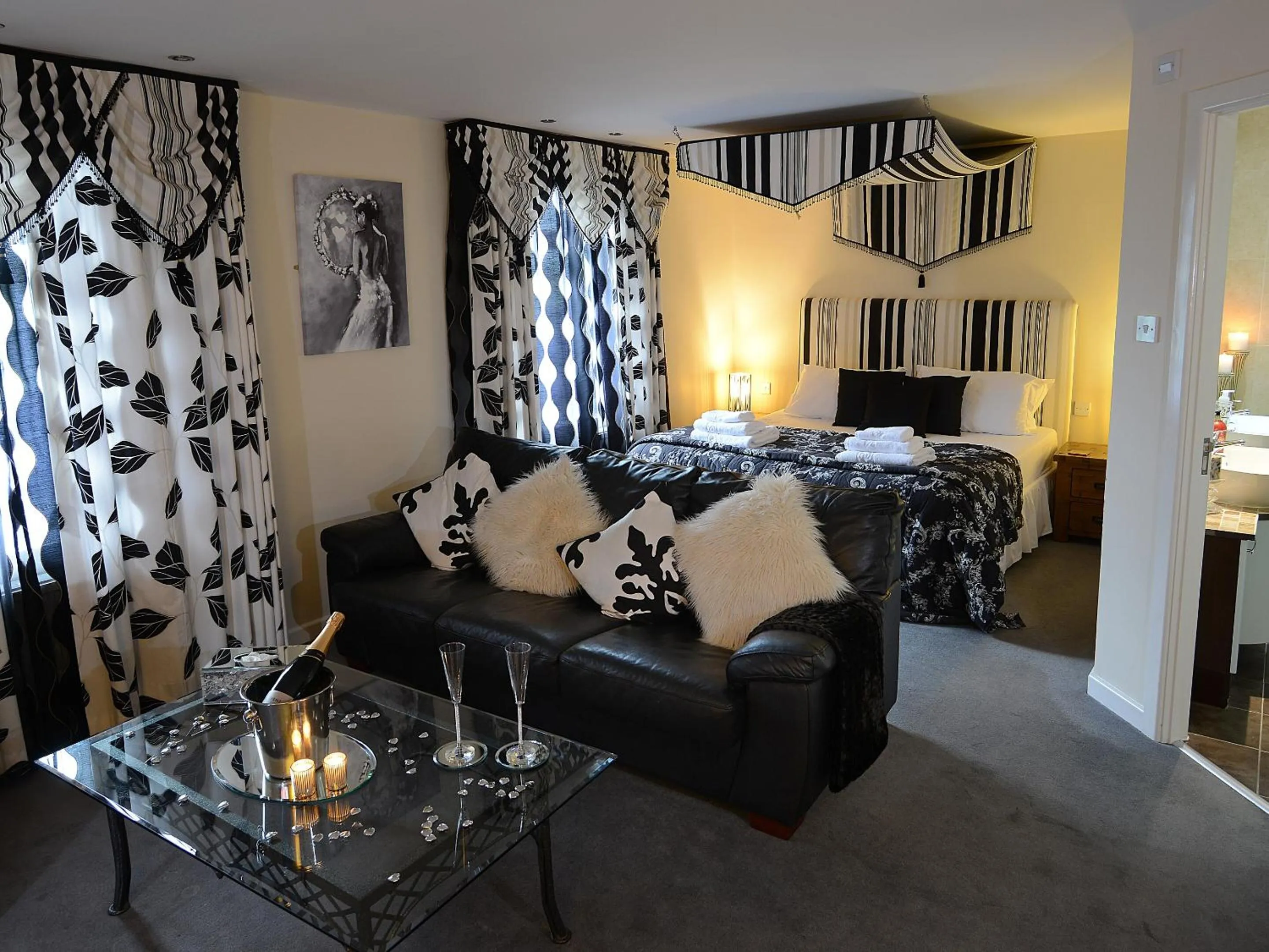 Bedroom, Bed in The Birley Arms Hotel Warton