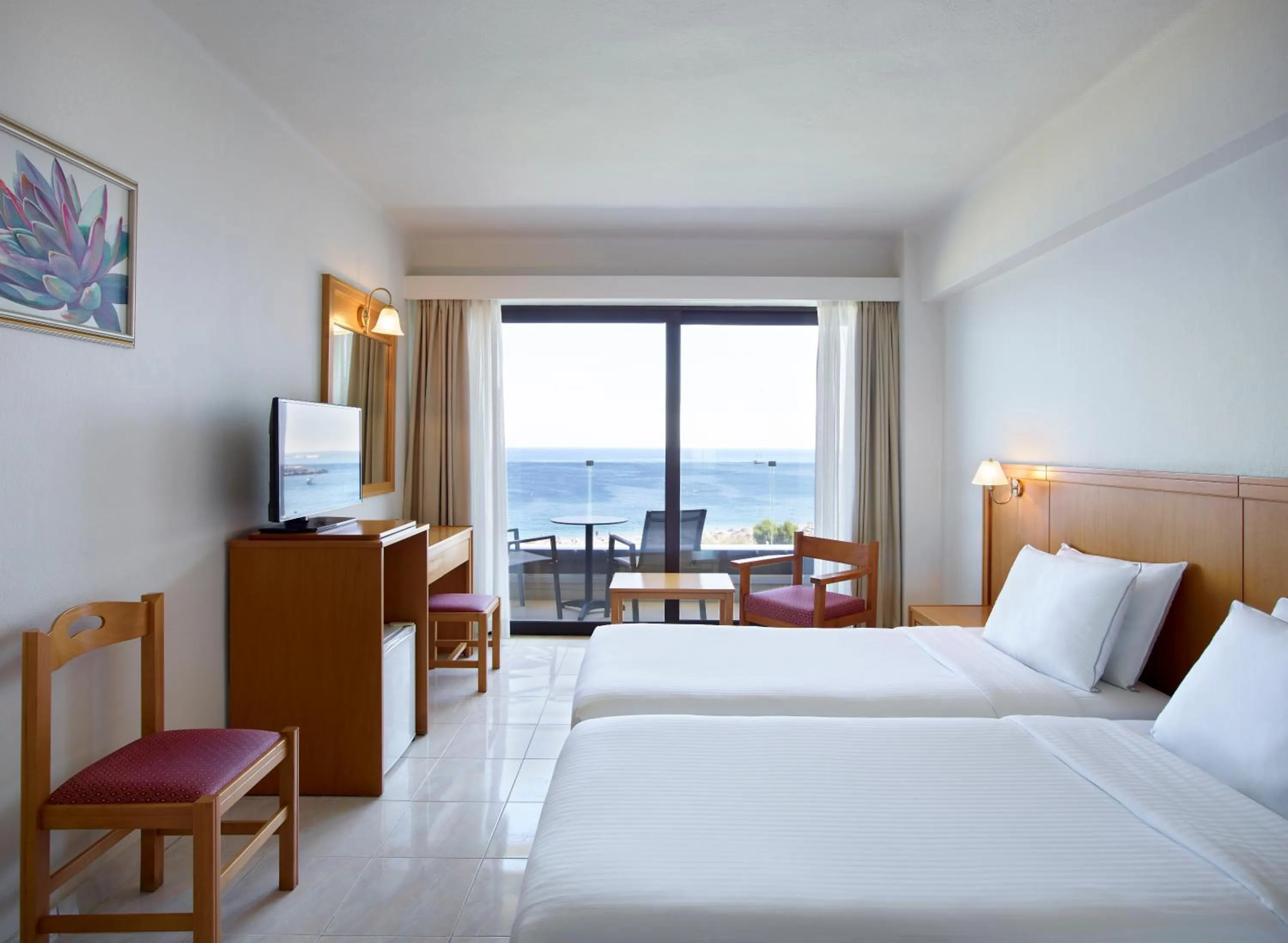 Bedroom, Bed in Cactus Hotel