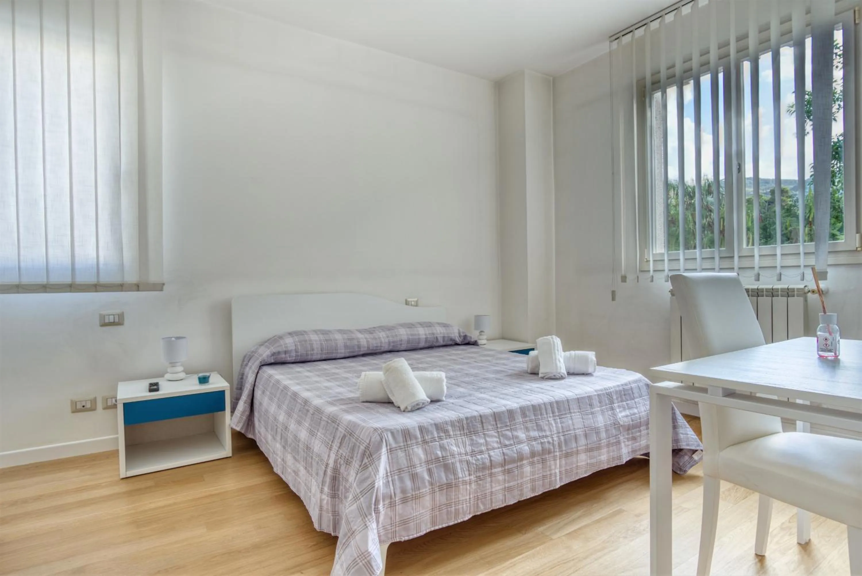 Bedroom, Bed in Horizon Suites