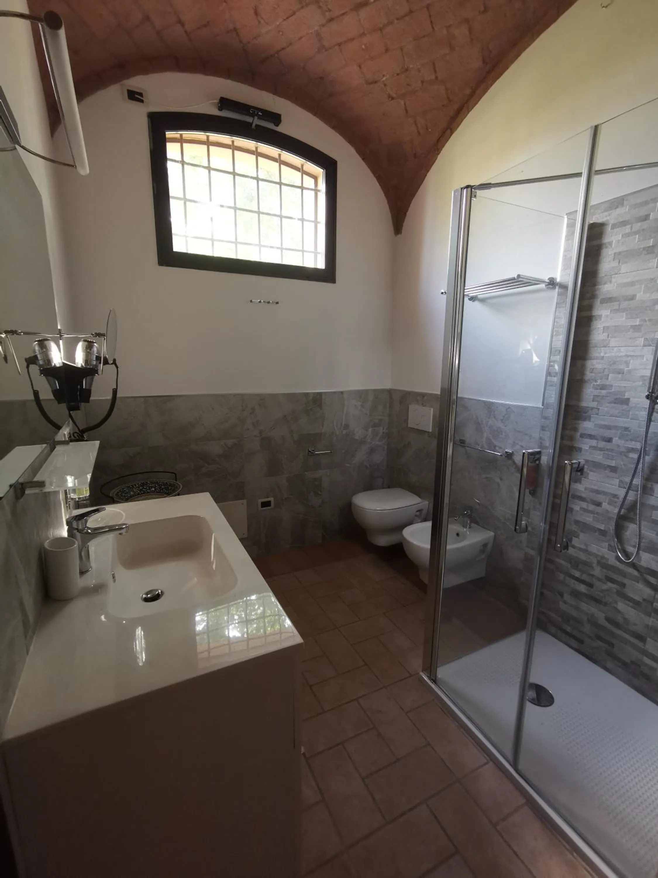 Shower in Casa Flosa Room & Breakfast