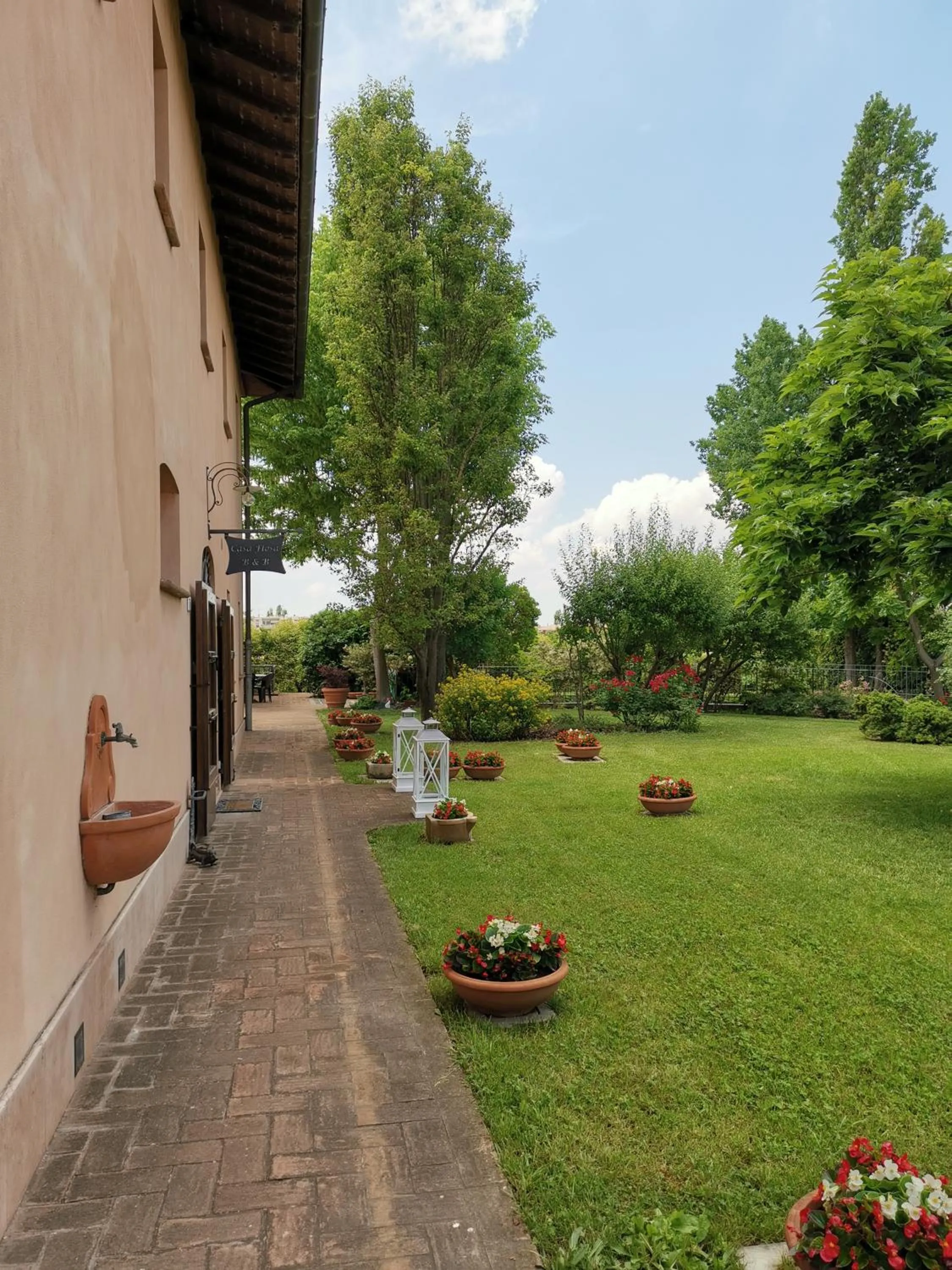 Facade/entrance in Casa Flosa Room & Breakfast