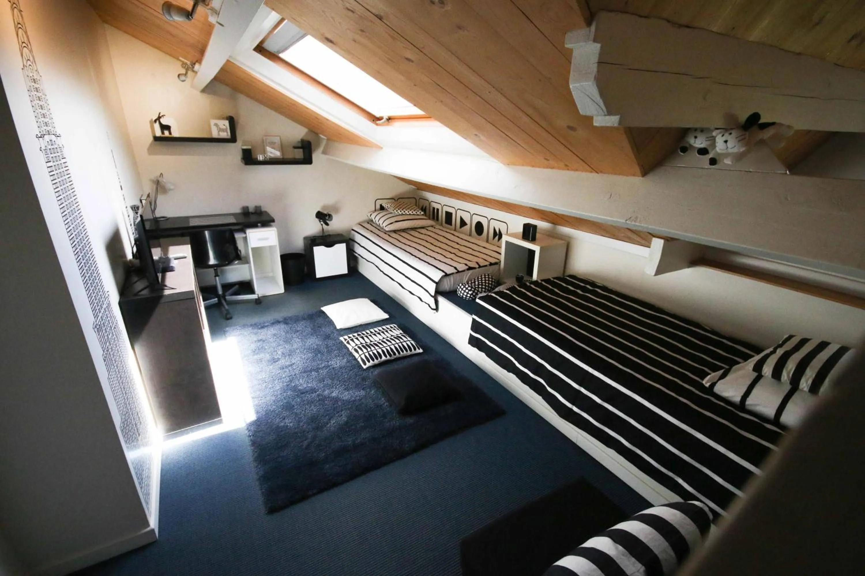 Bedroom, Bed in Les petits poissons