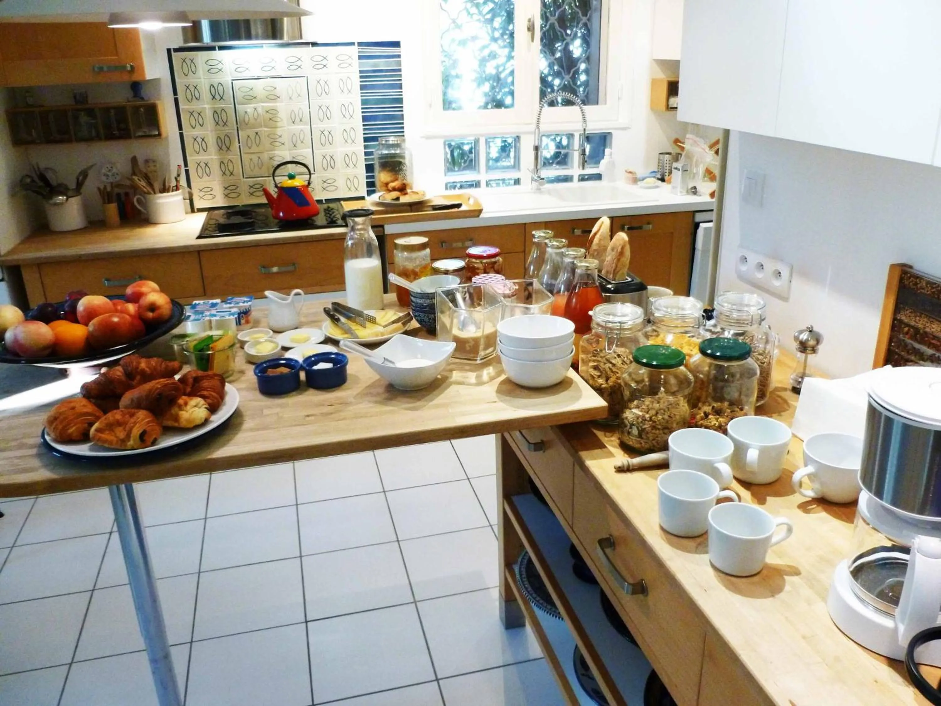 Food and drinks in Les petits poissons