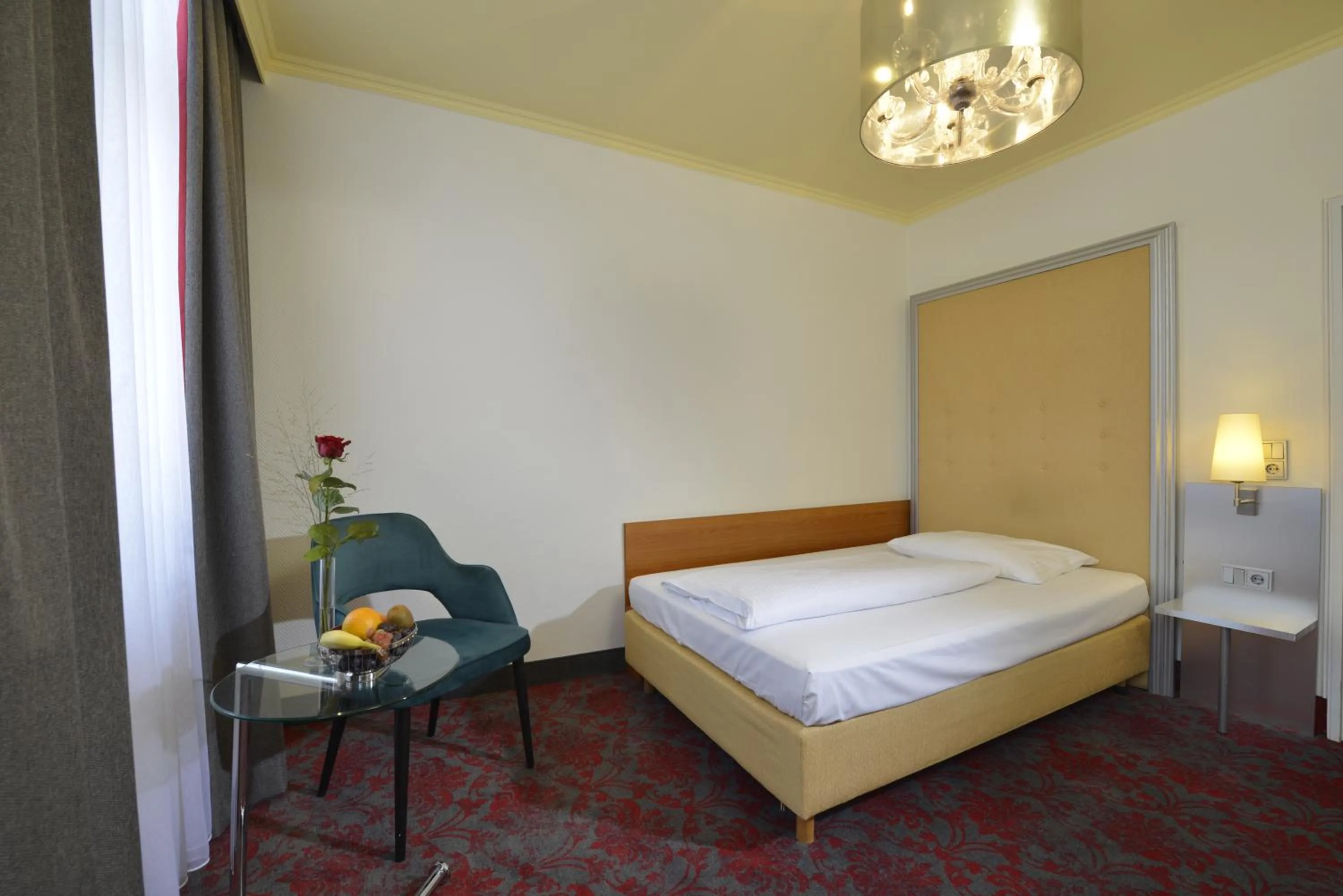 Photo of the whole room, Bed in Celler Hof