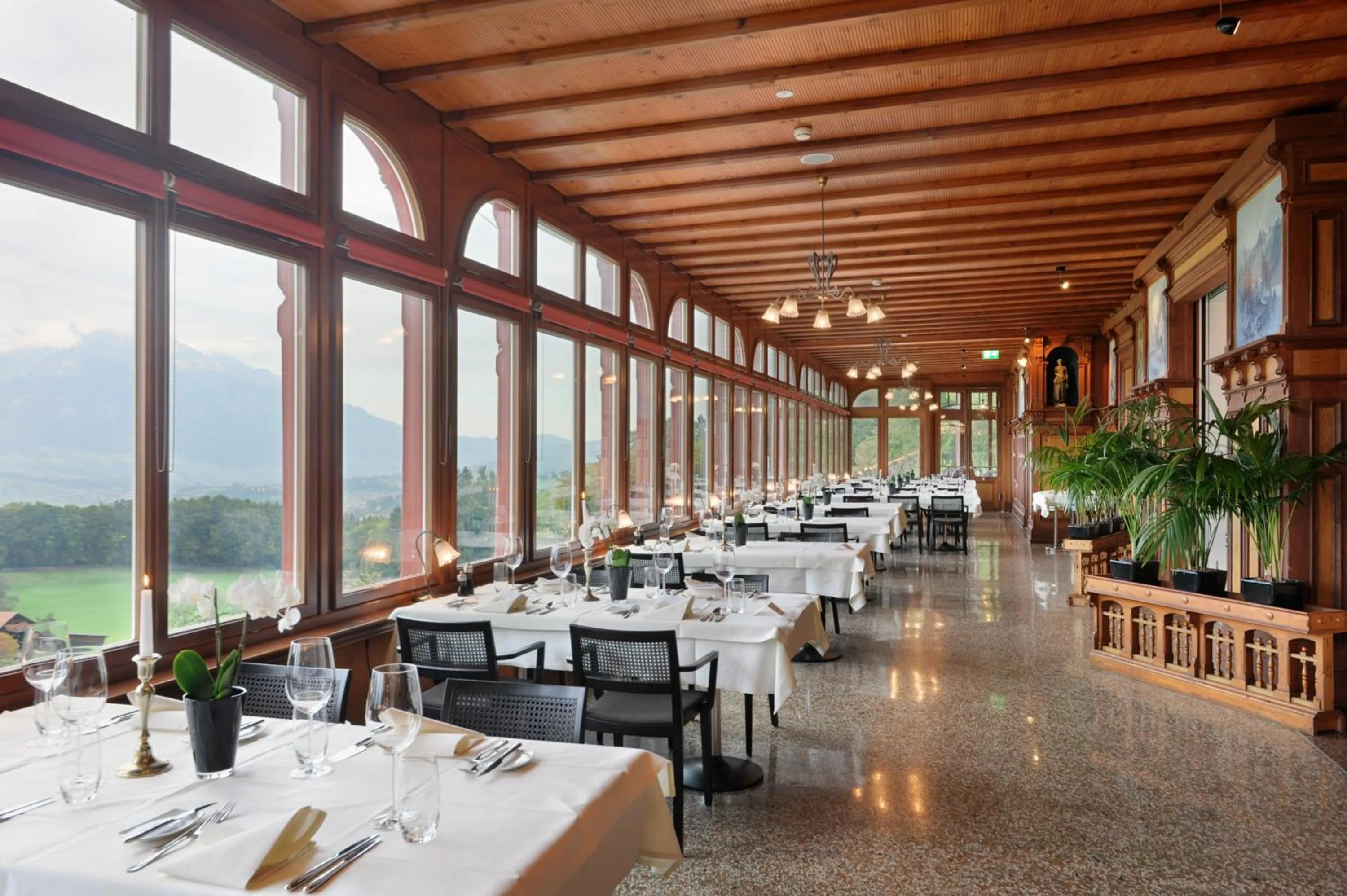 Restaurant/places to eat in Jugendstilhotel Paxmontana