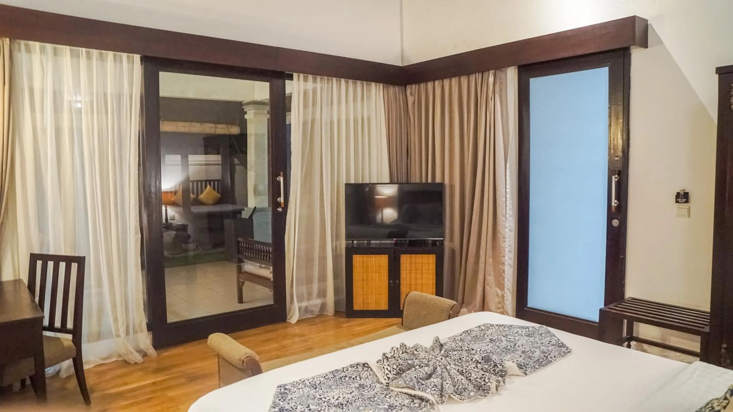 Communal lounge/ TV room, Bed in Aldeoz Grand Kancana Villas Resort Bali