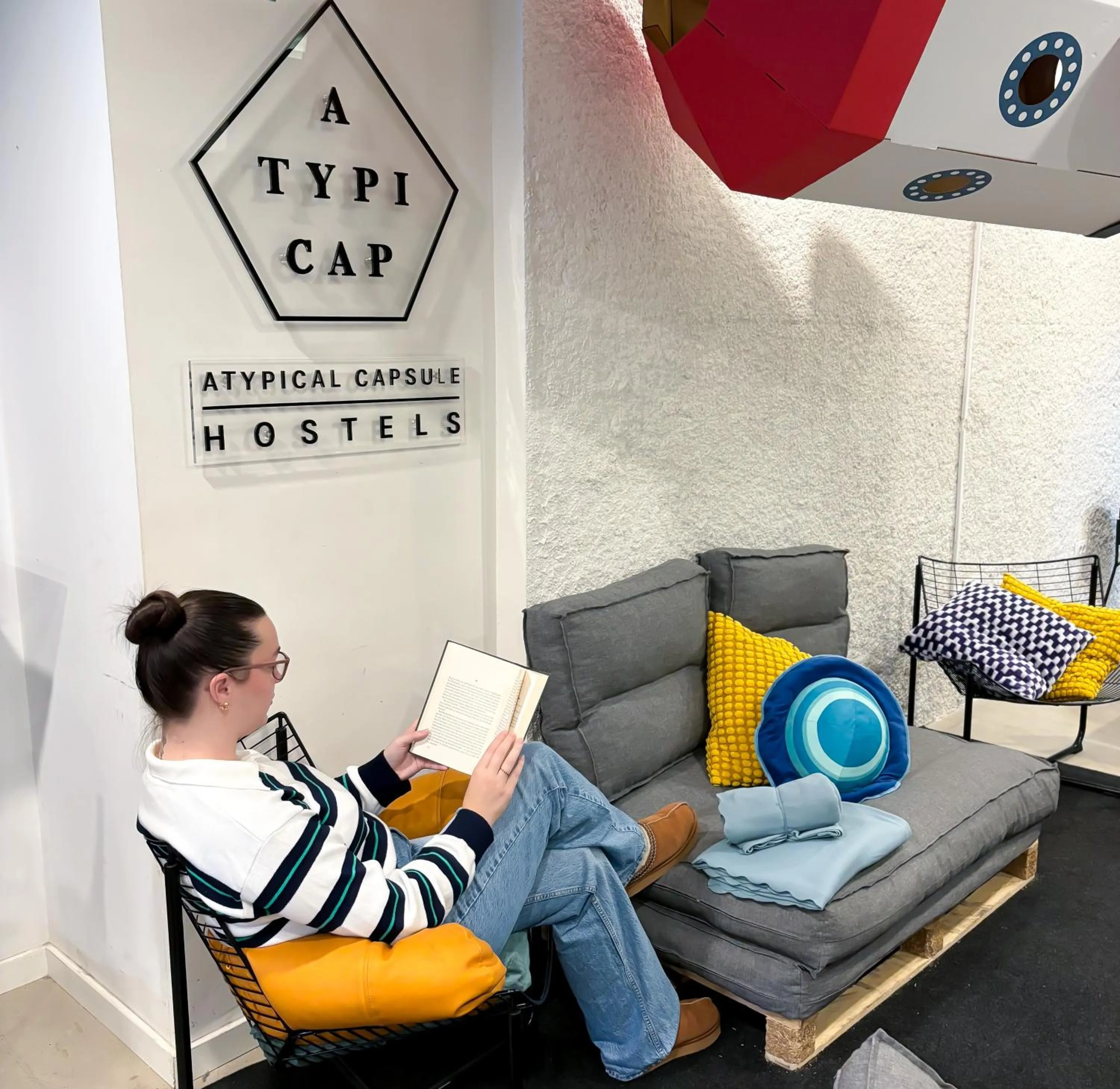 Restaurant/places to eat in Atypicap Capsule Hostel