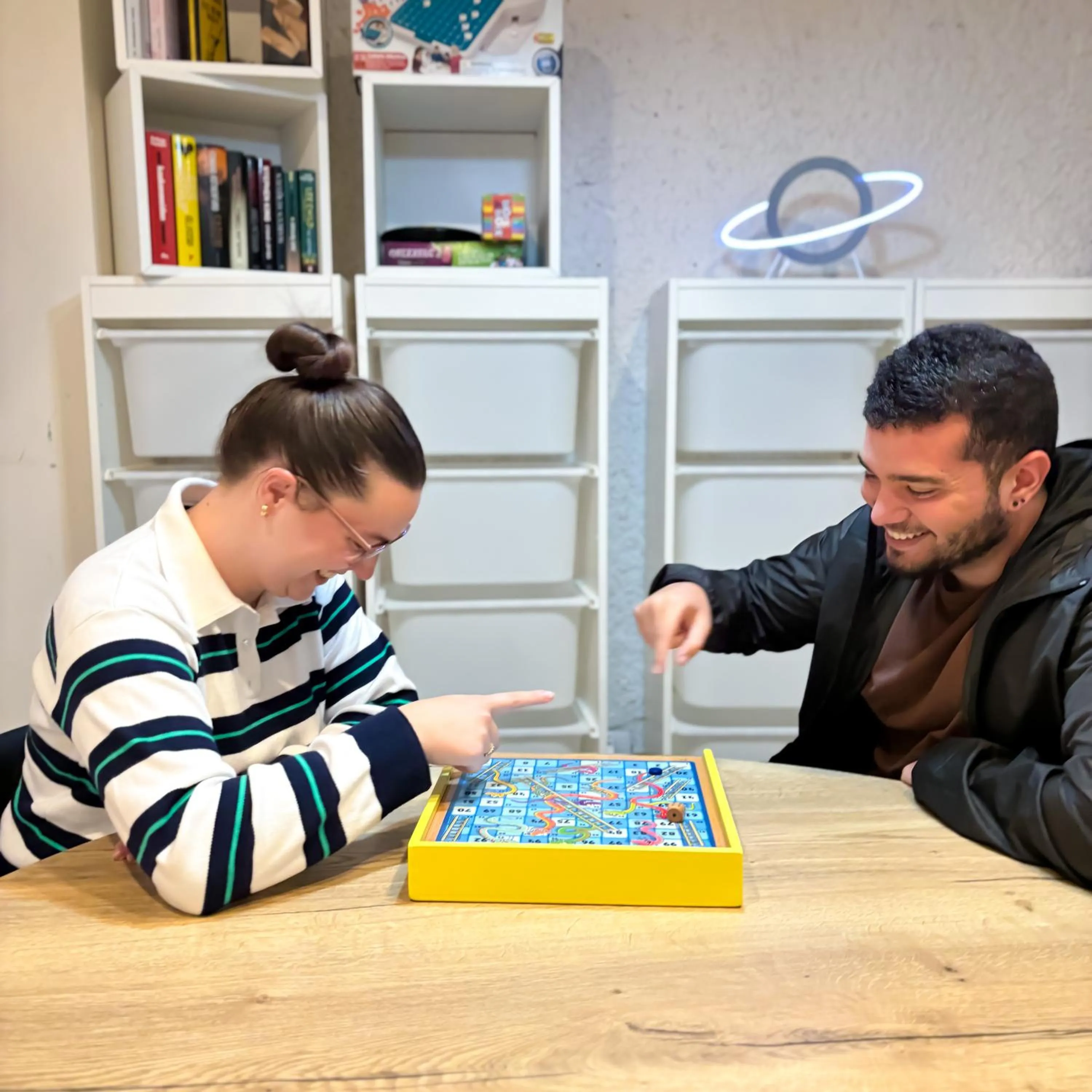 Restaurant/places to eat in Atypicap Capsule Hostel