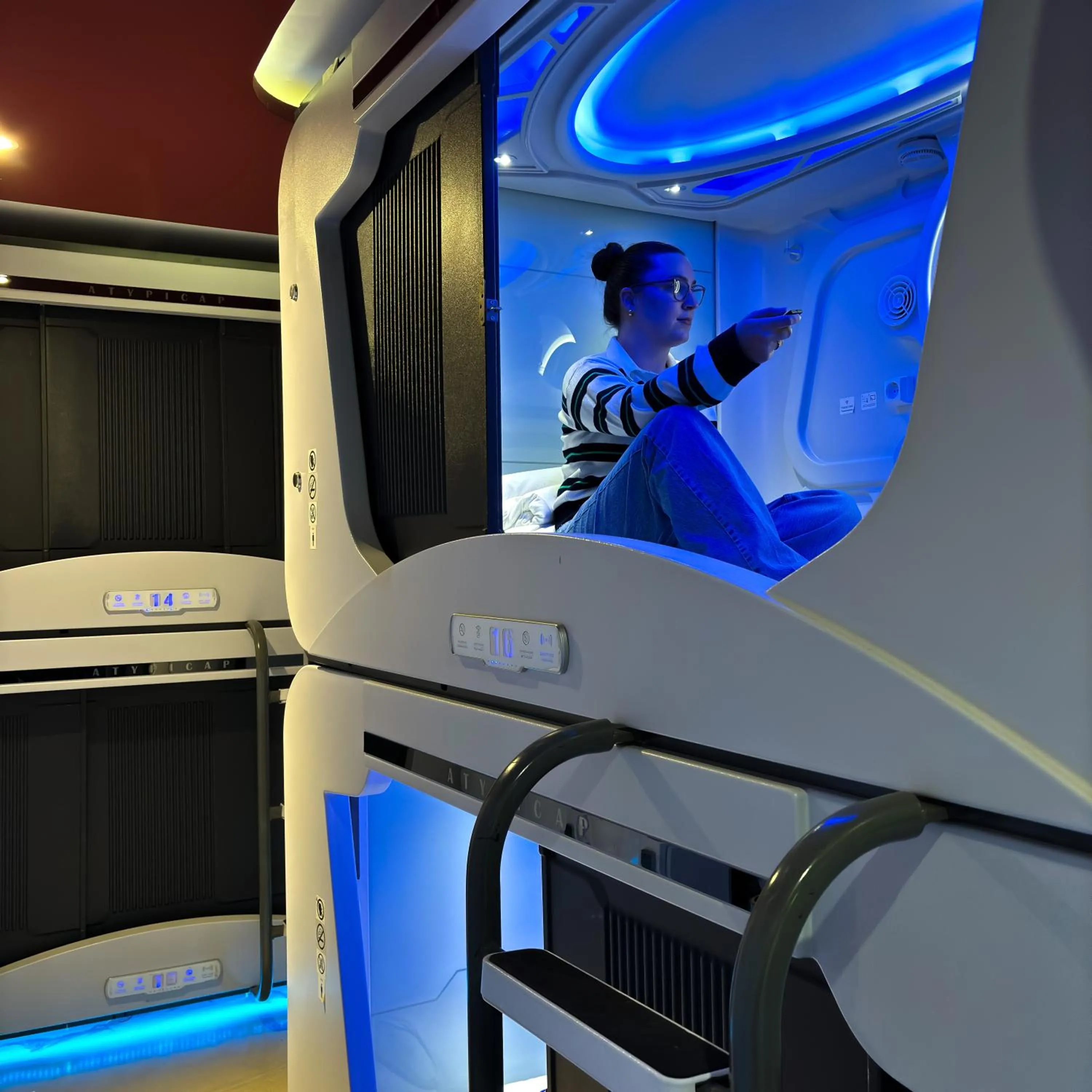 Restaurant/places to eat in Atypicap Capsule Hostel