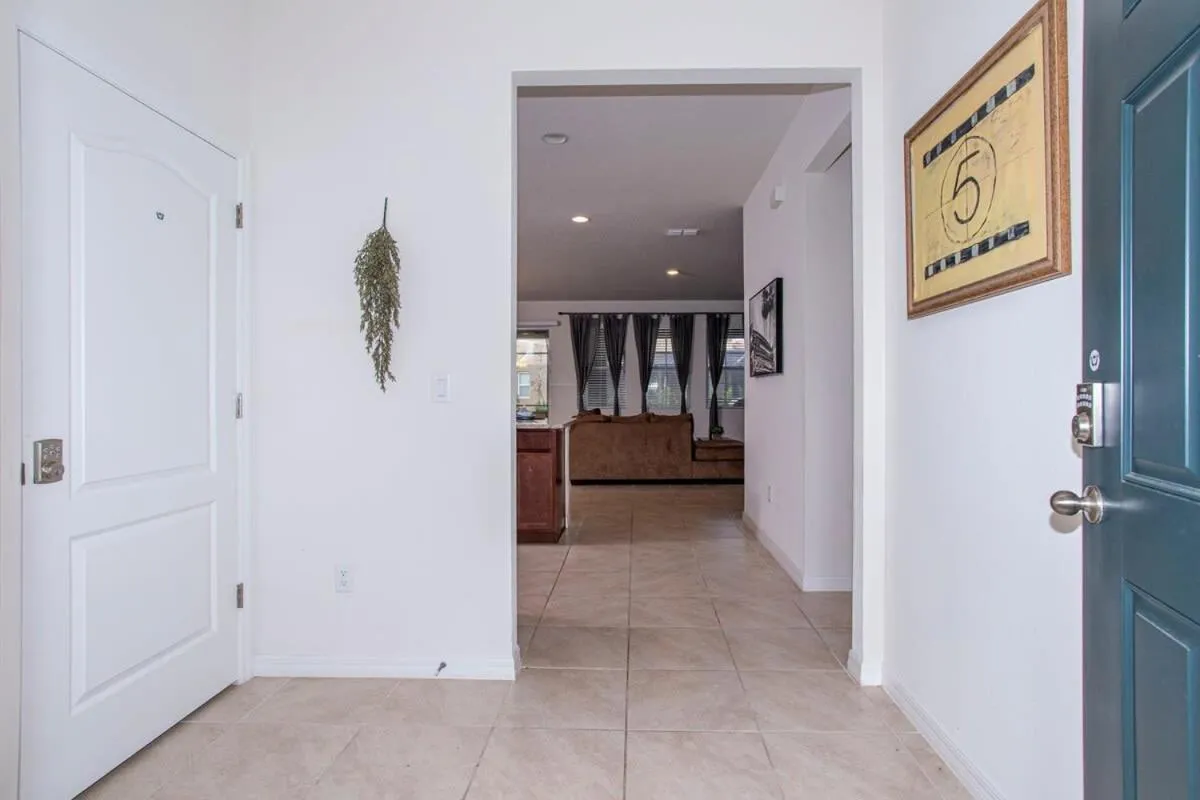 Gorgeous 5 Bd w/ Pool Close to Disney 6071