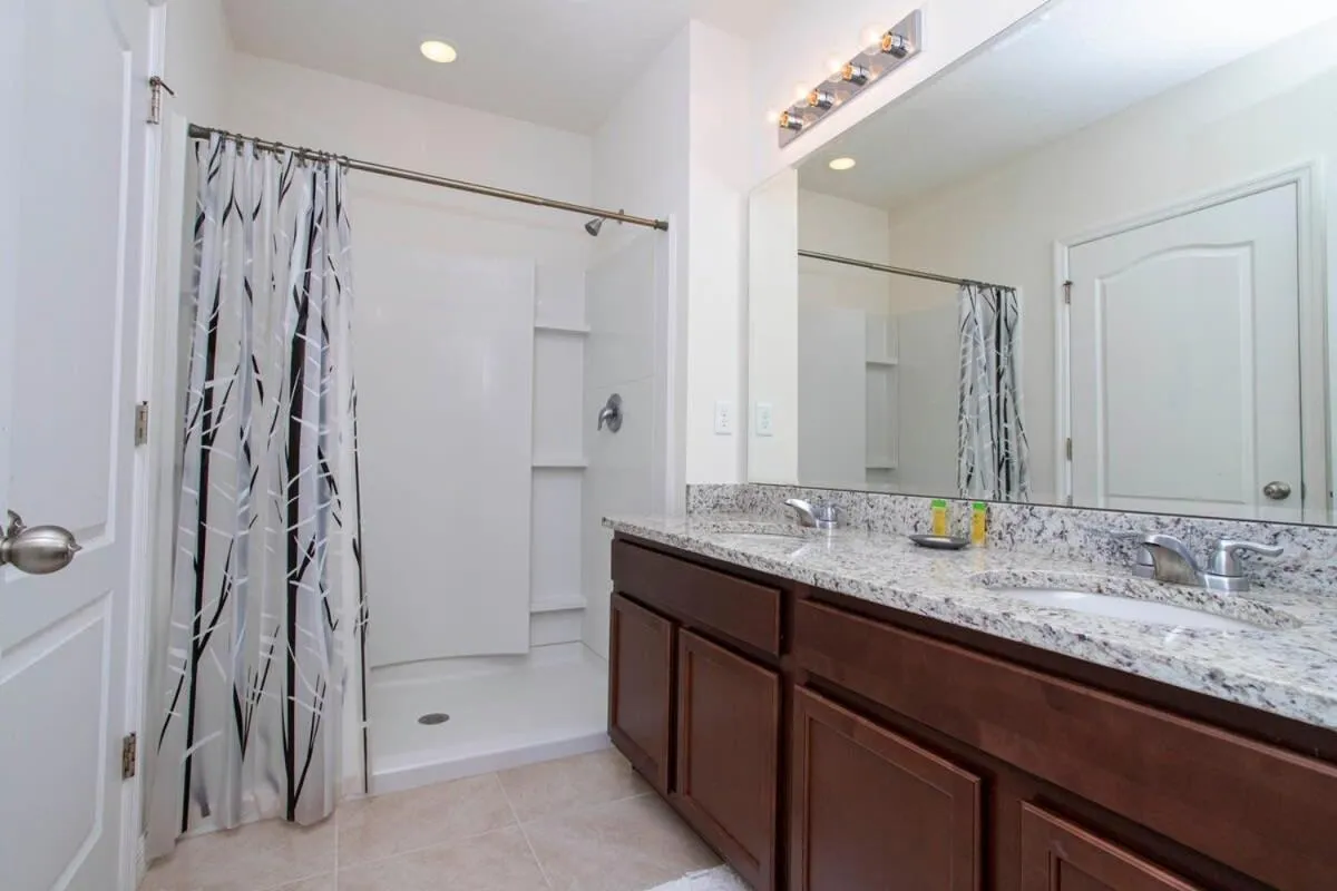 Gorgeous 5 Bd w/ Pool Close to Disney 6071