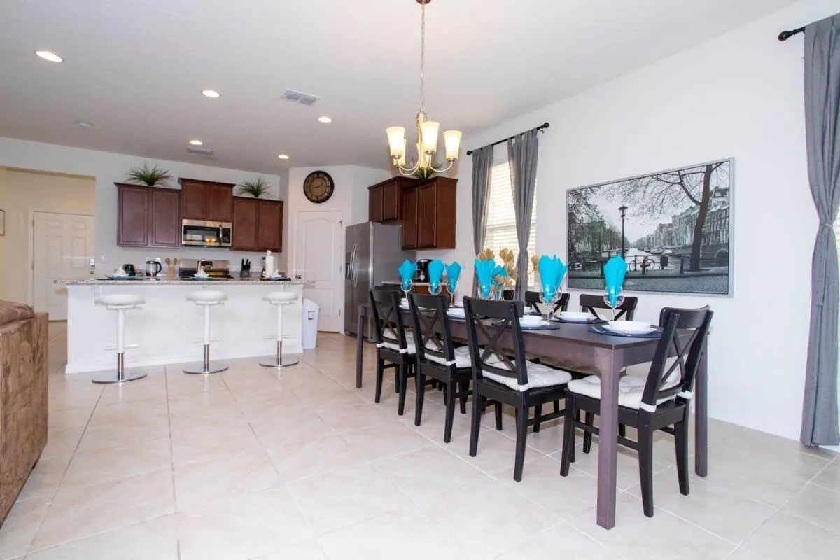 Gorgeous 5 Bd w/ Pool Close to Disney 6071