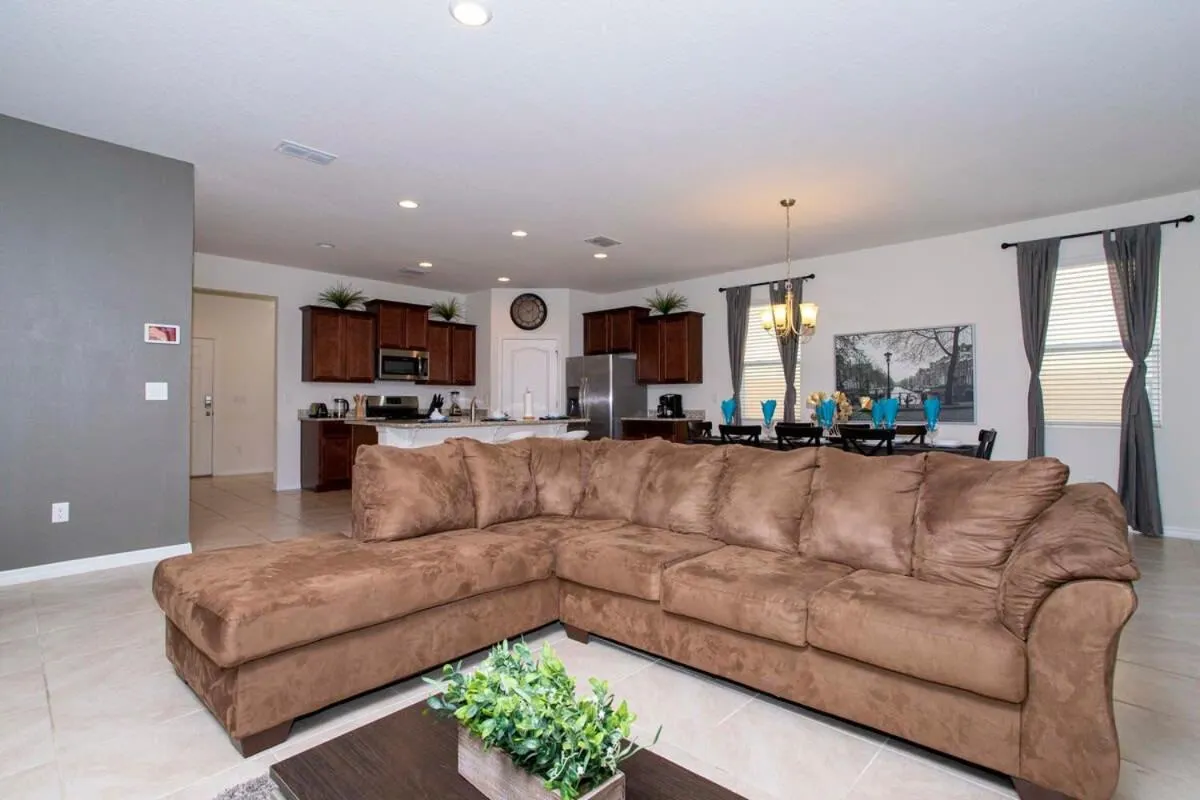 Gorgeous 5 Bd w/ Pool Close to Disney 6071