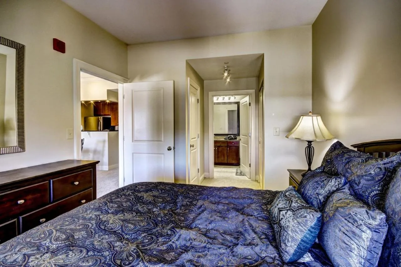 Bed in Harbor apartments Free indoor Parking