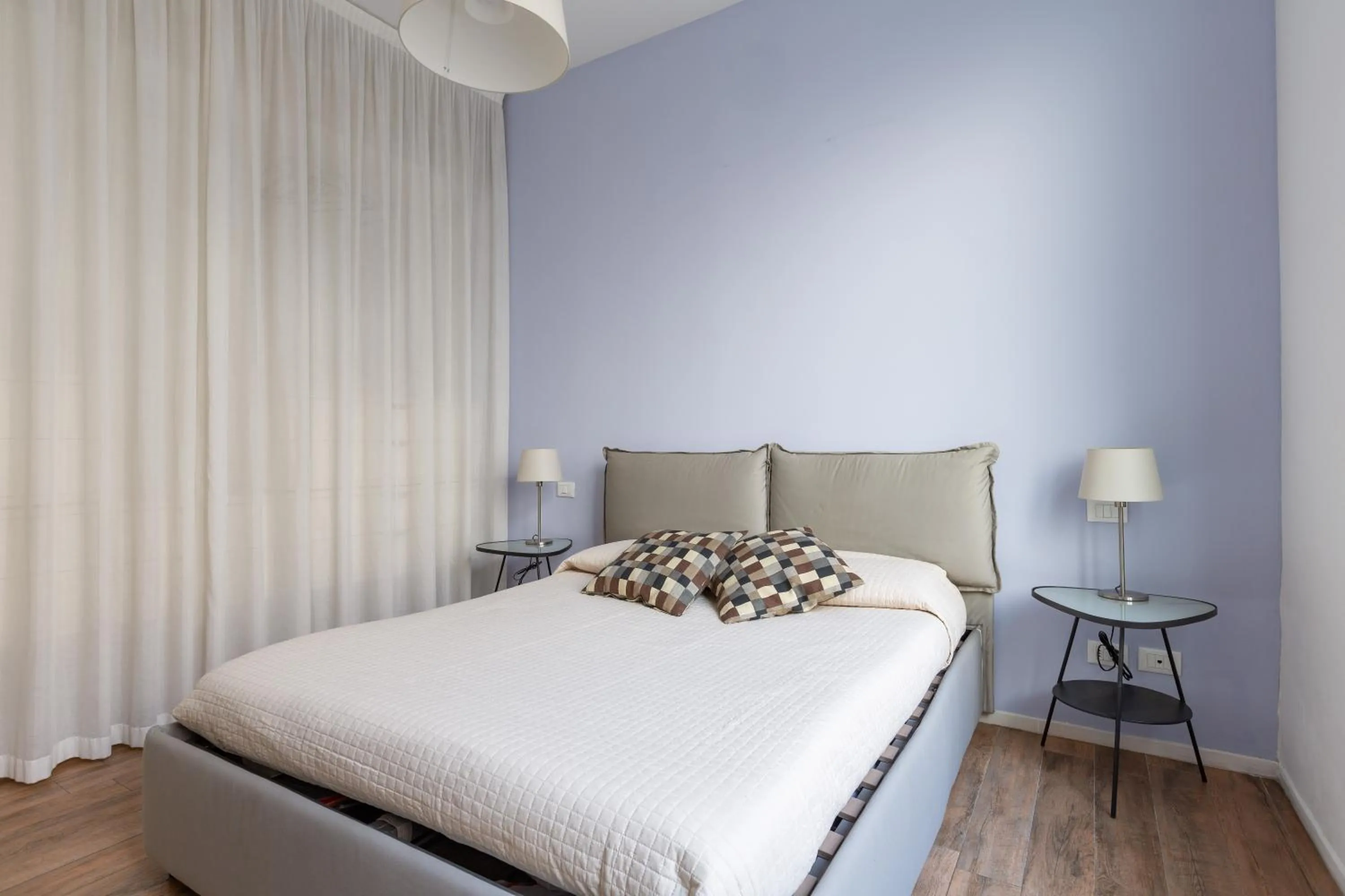 Bed in EasyTopStay - Tricolore Modern and Cozy Apartment