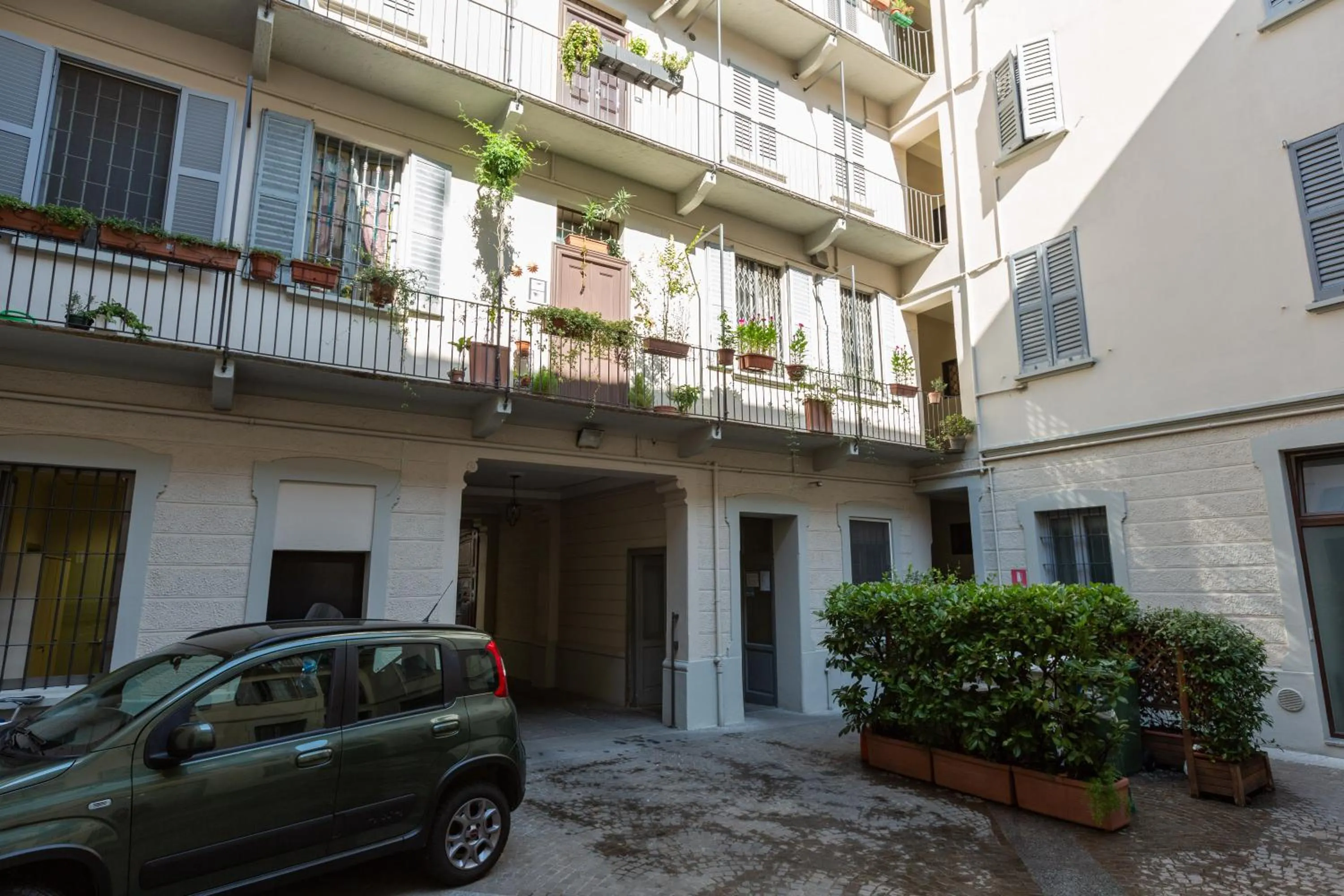 Facade/entrance in EasyTopStay - Tricolore Modern and Cozy Apartment