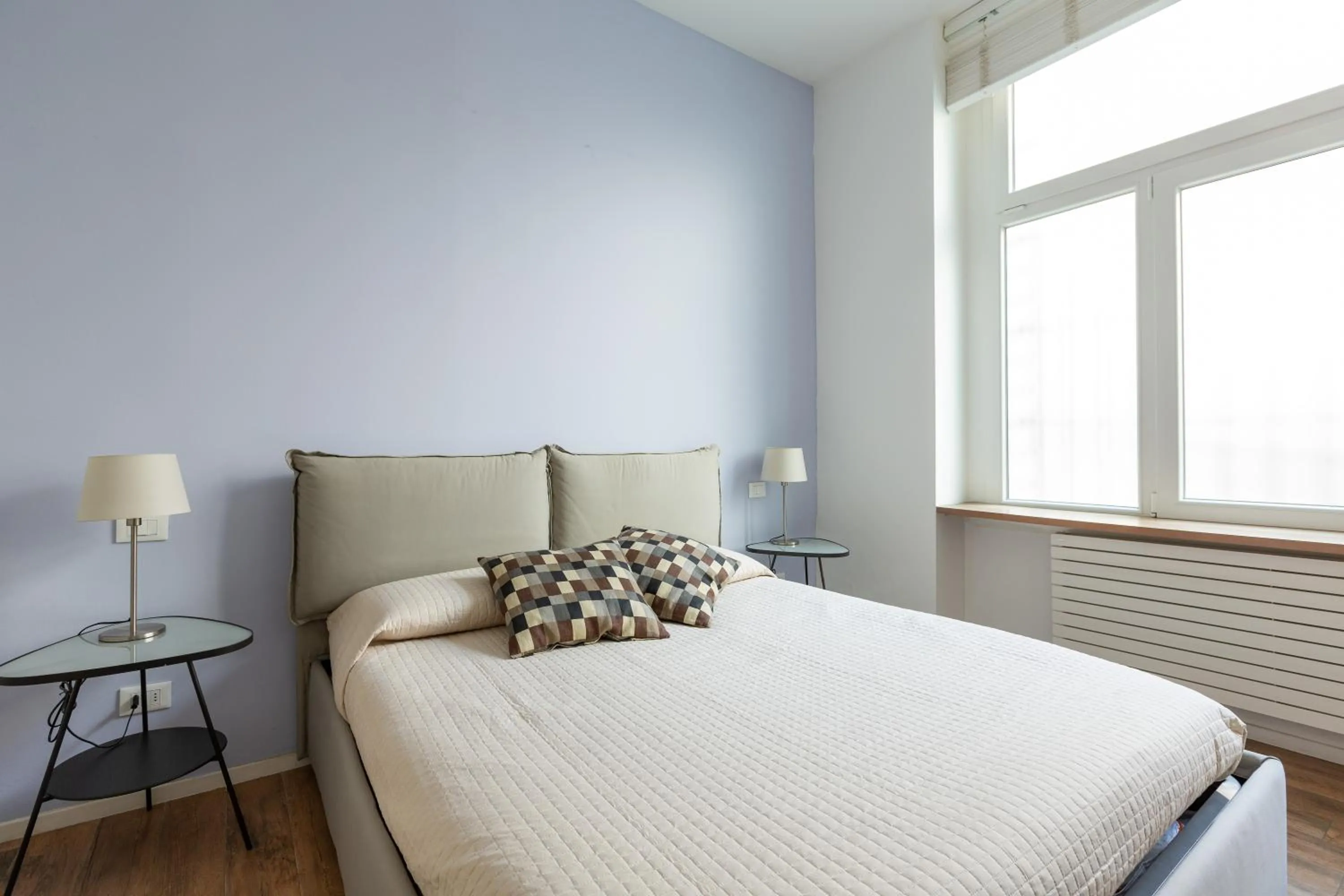 Bed in EasyTopStay - Tricolore Modern and Cozy Apartment