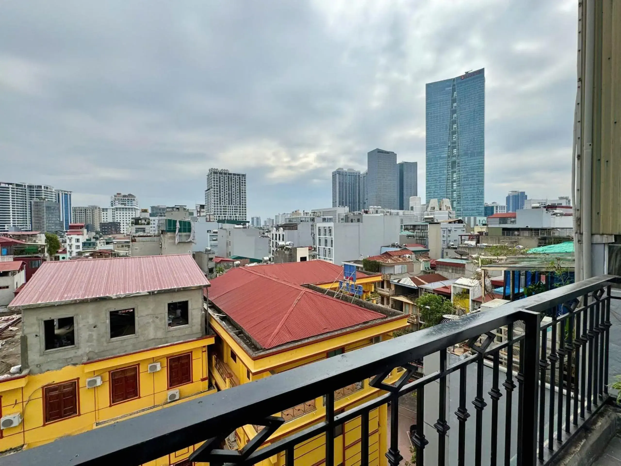 City view in 22housing Hotel 20 Linh Lang City view in 22housing Hotel 20 Linh Lang