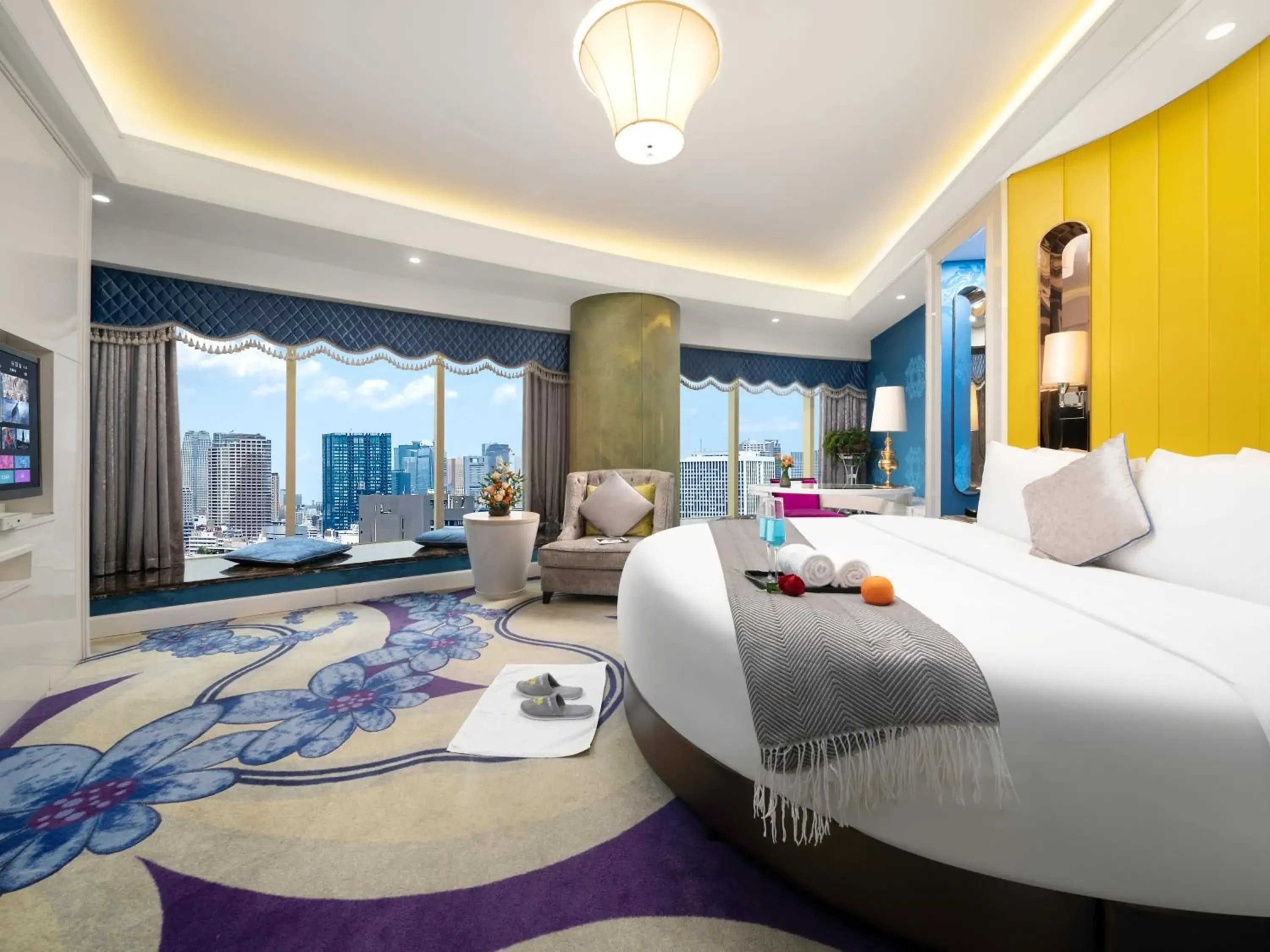 Art Room with Round Bed in Days Hotel & Suites China Town Art Room with Round Bed in Days Hotel & Suites China Town